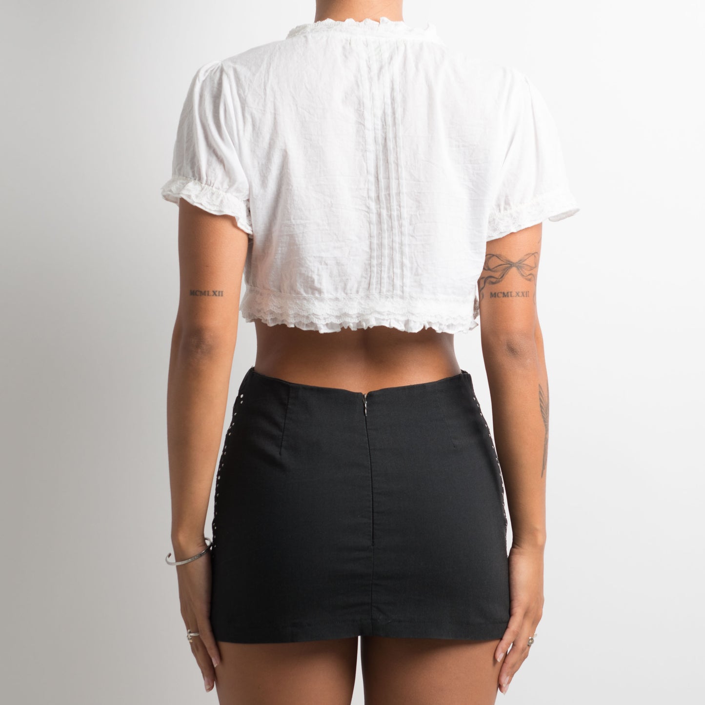 WHITE PRAIRIE TIE UP CROP