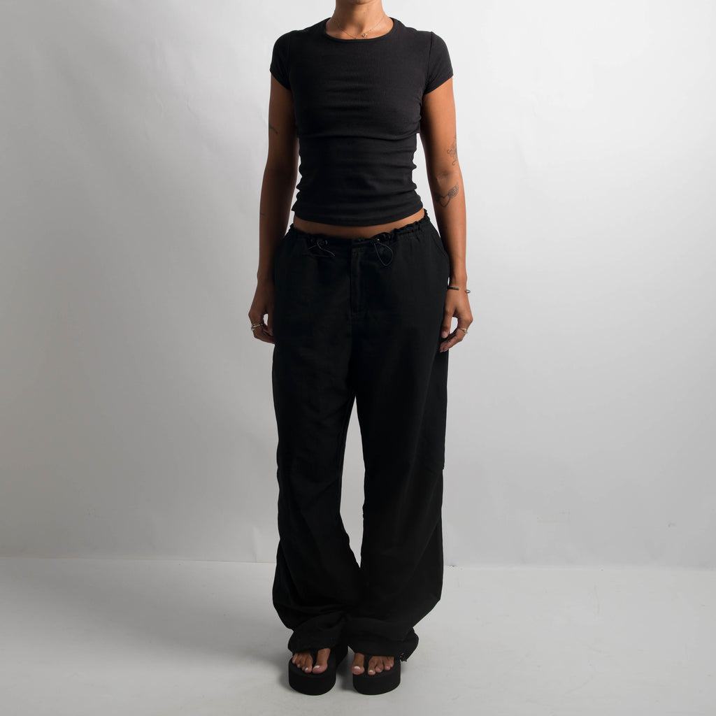 BLACK PARACHUTE PANTS