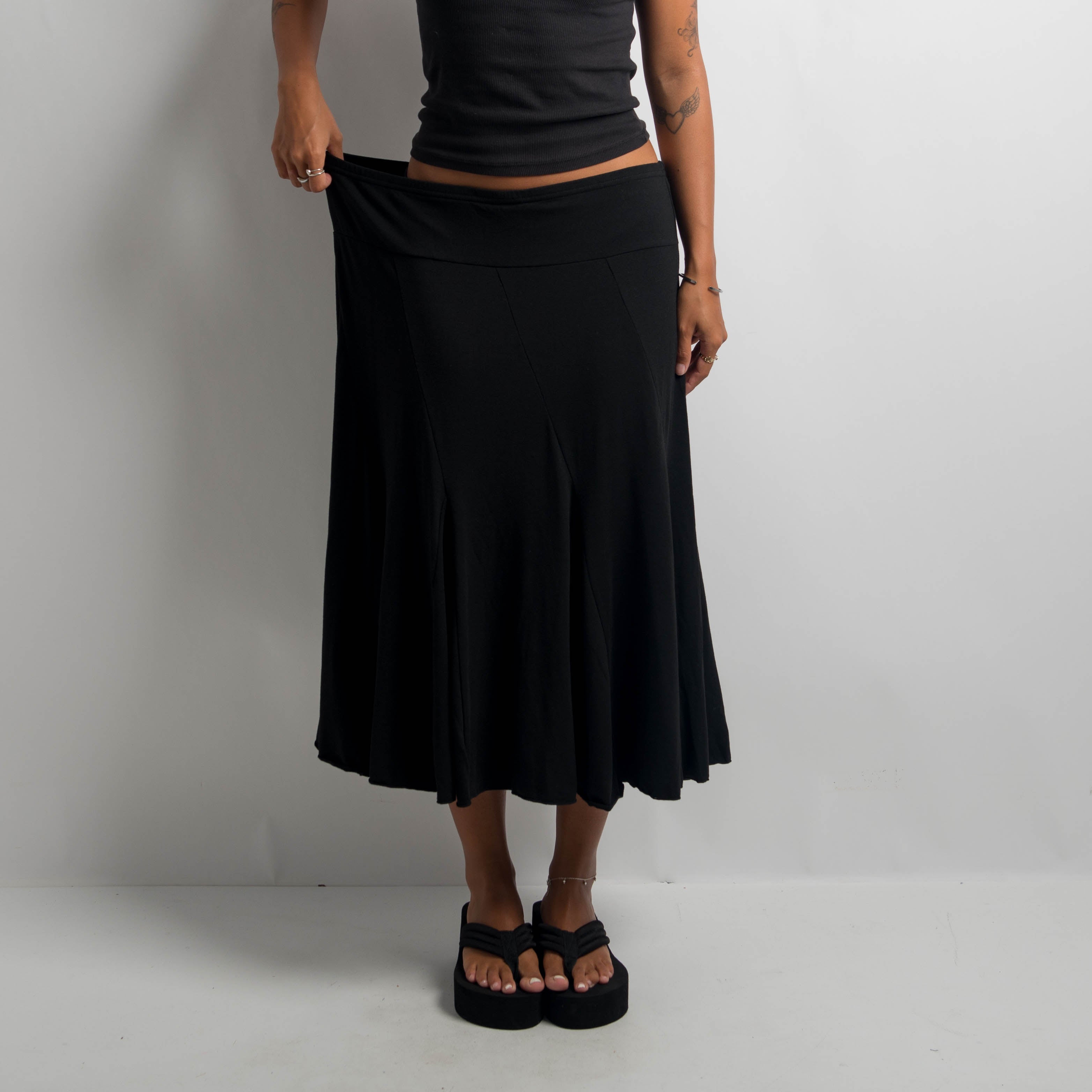 BLACK LONGLINE SKIRT