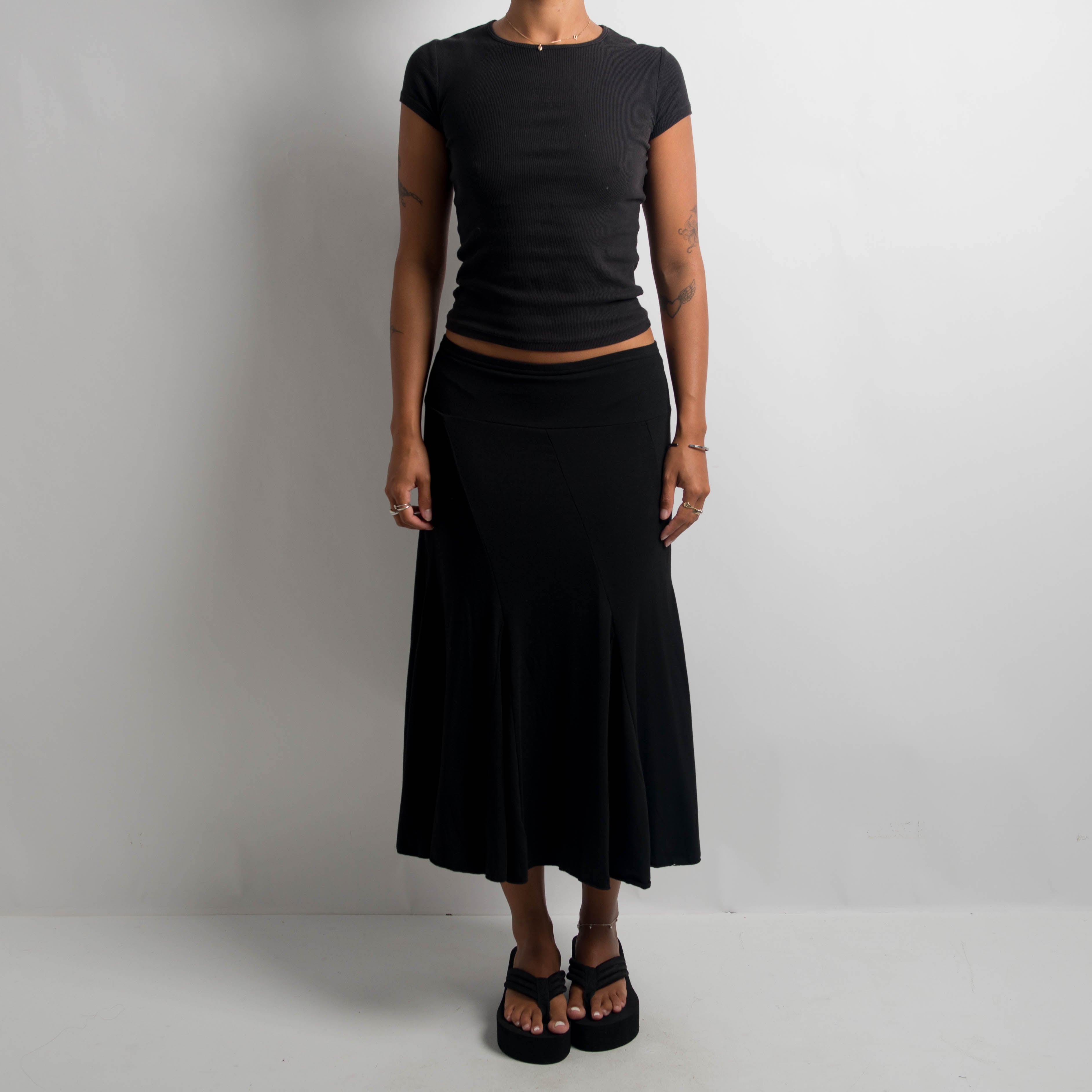 BLACK LONGLINE SKIRT