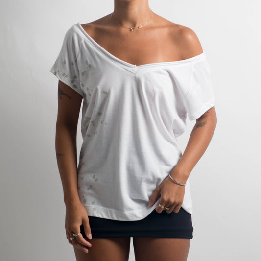 WHITE GRAPHIC TEE