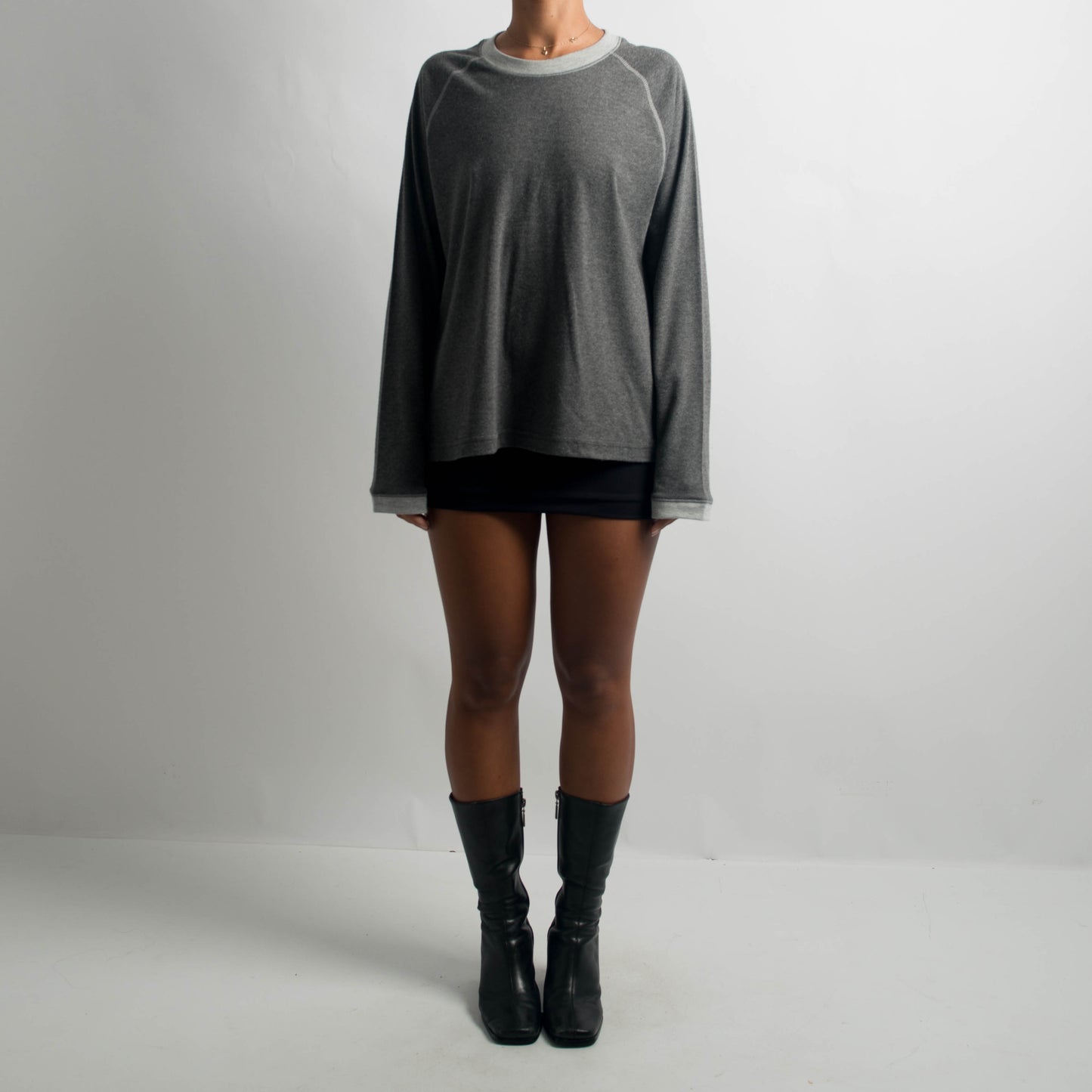 GREY RAGLAN LONG SLEEVE TOP