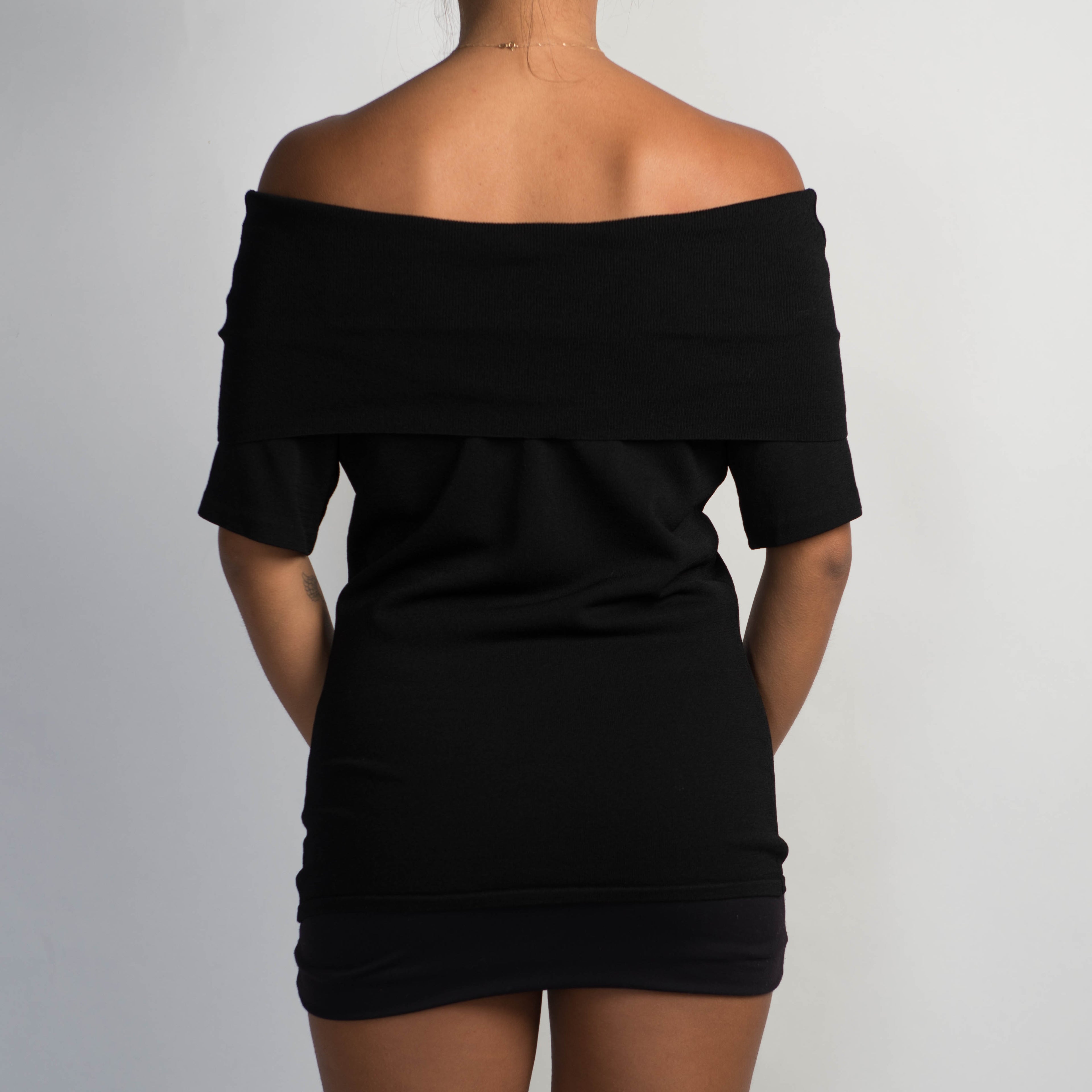 OFF THE SHOULDER KNIT TOP