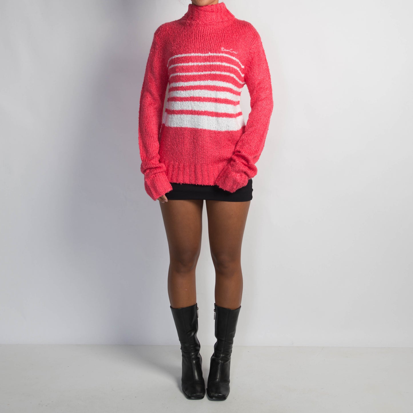 HOT PINK TURTLENECK SWEATER
