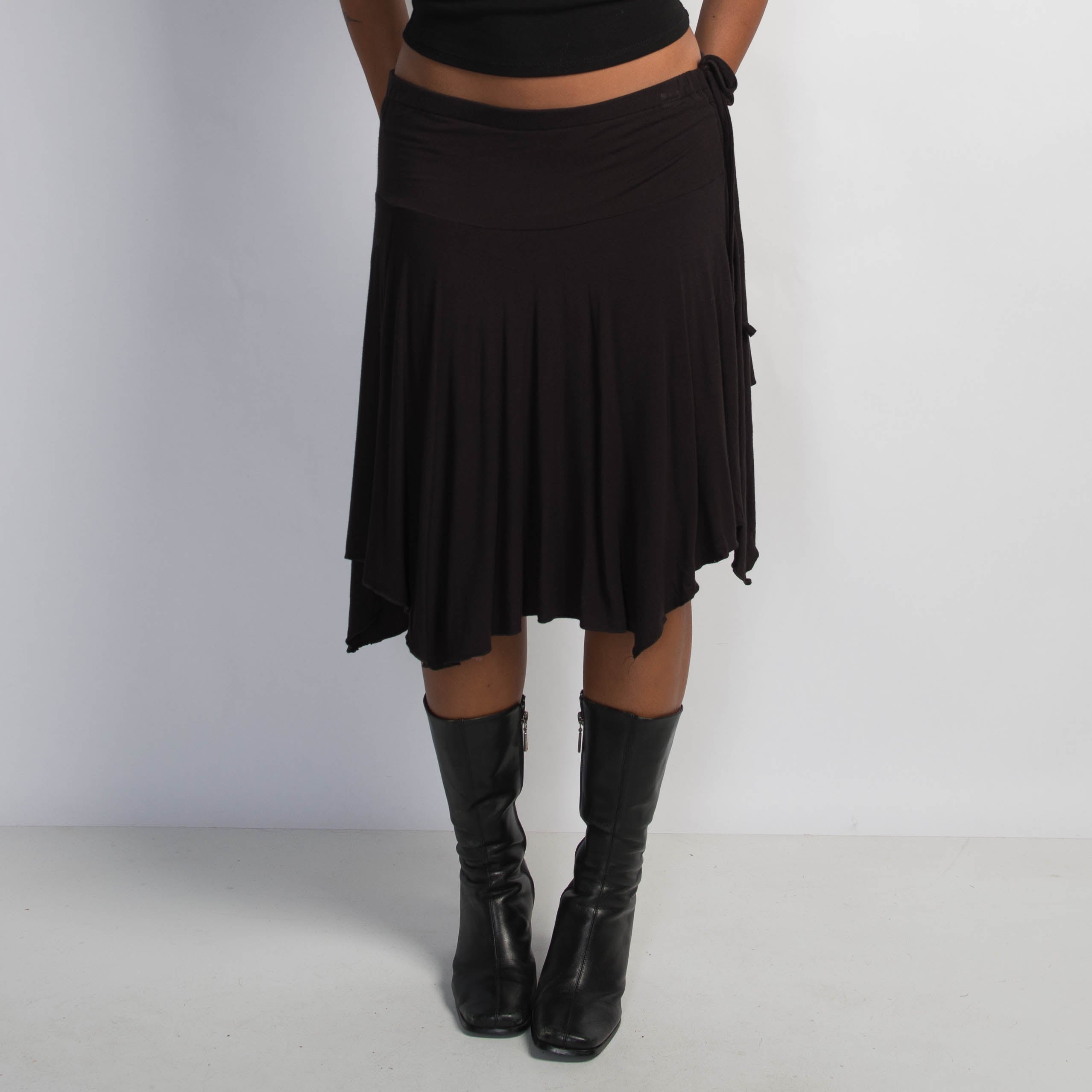 BLACK ASYMMETRIC SKIRT