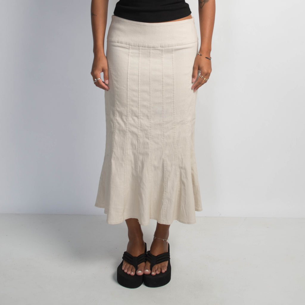 BEIGE LONGLINE SKIRT