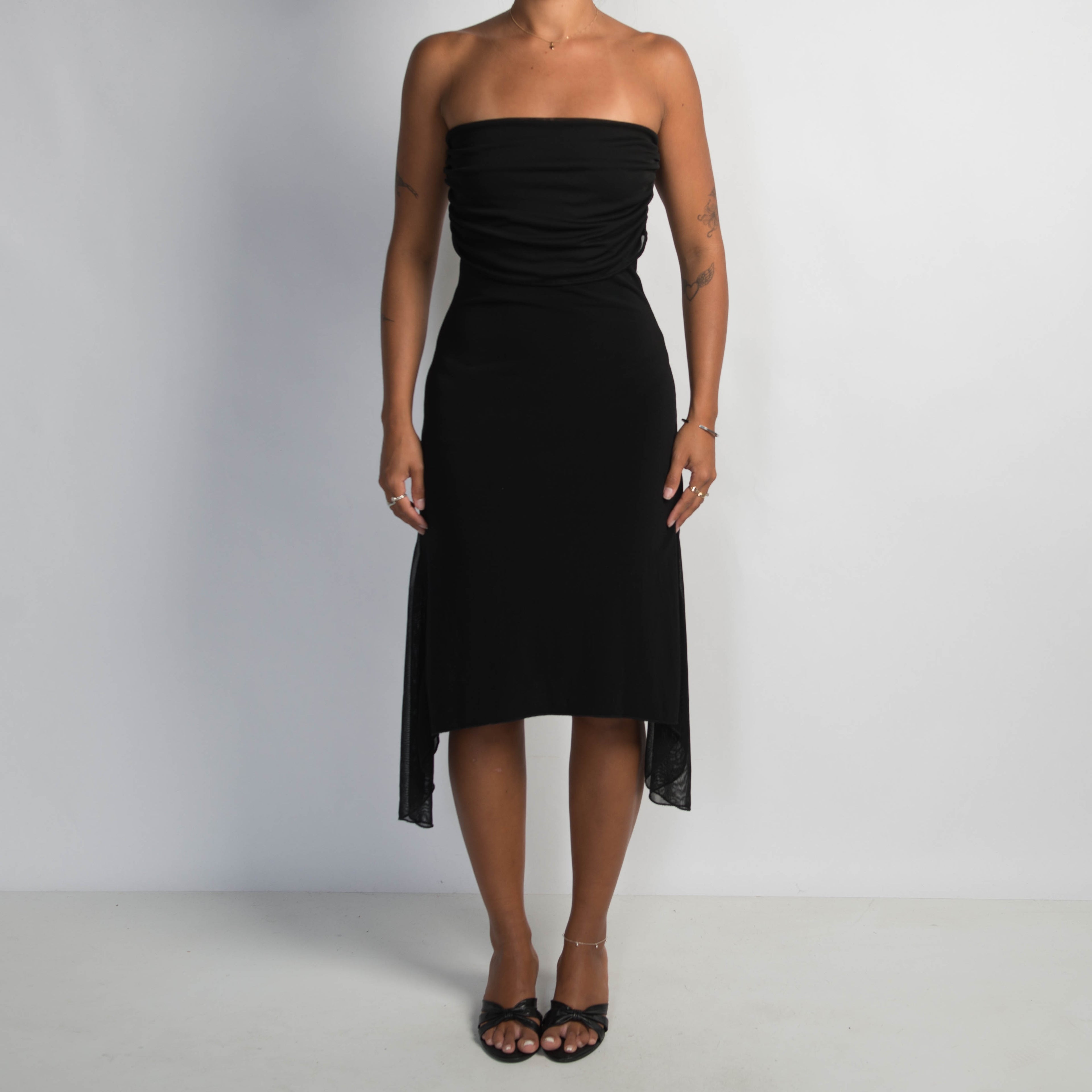 BLACK STRAPLESS EVENING DRESS