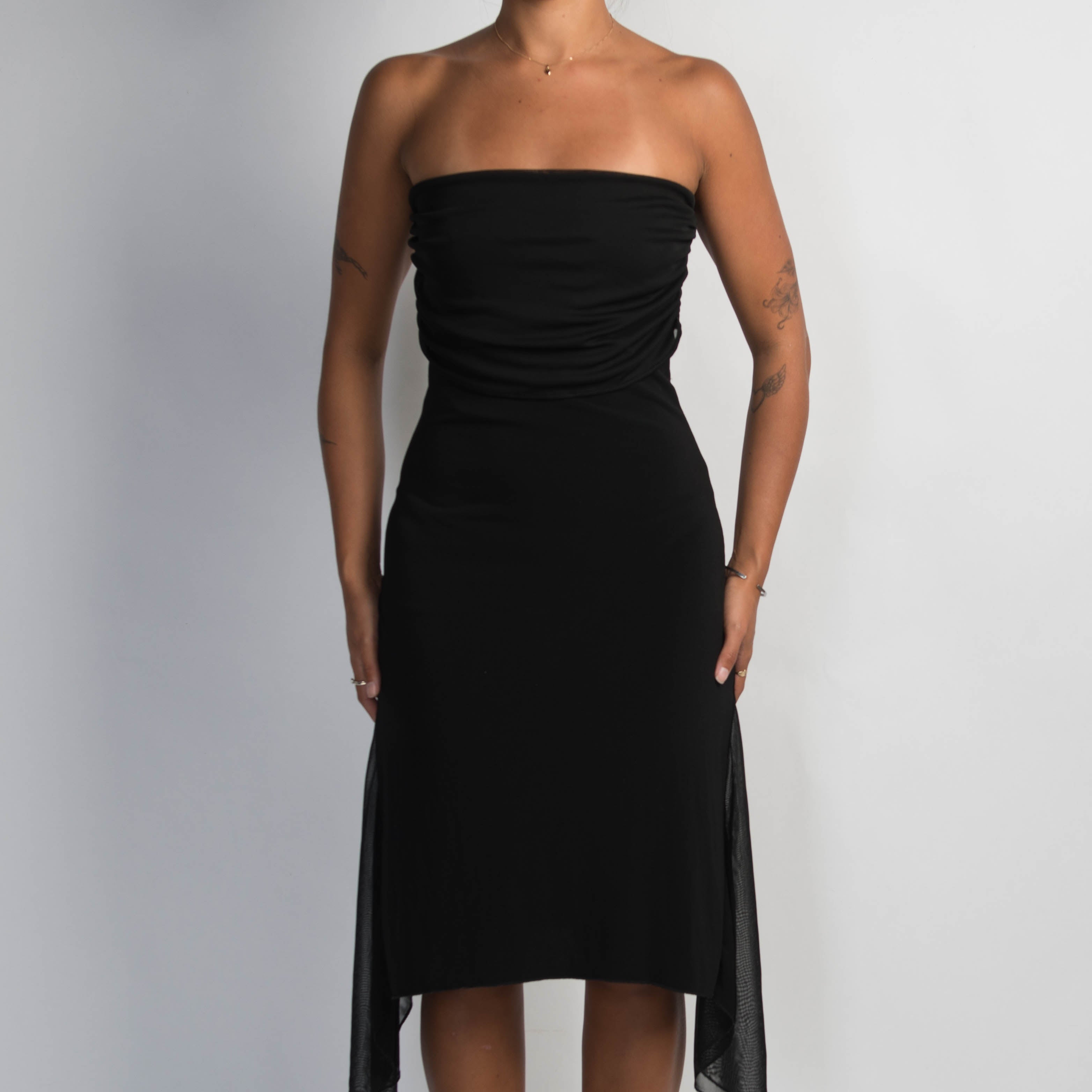 BLACK STRAPLESS EVENING DRESS