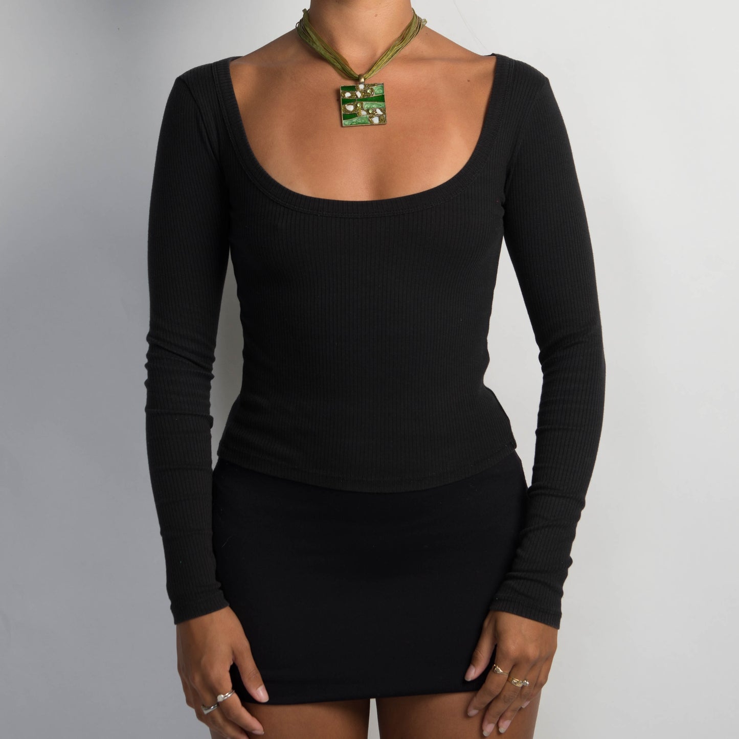 GREEN PENDANT NECKLACE