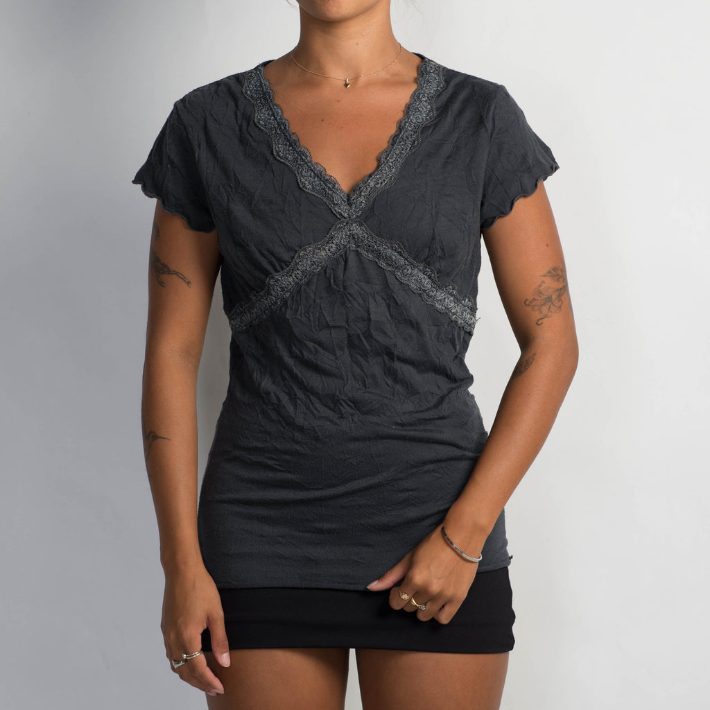 CHARCOAL TEXTURED TOP