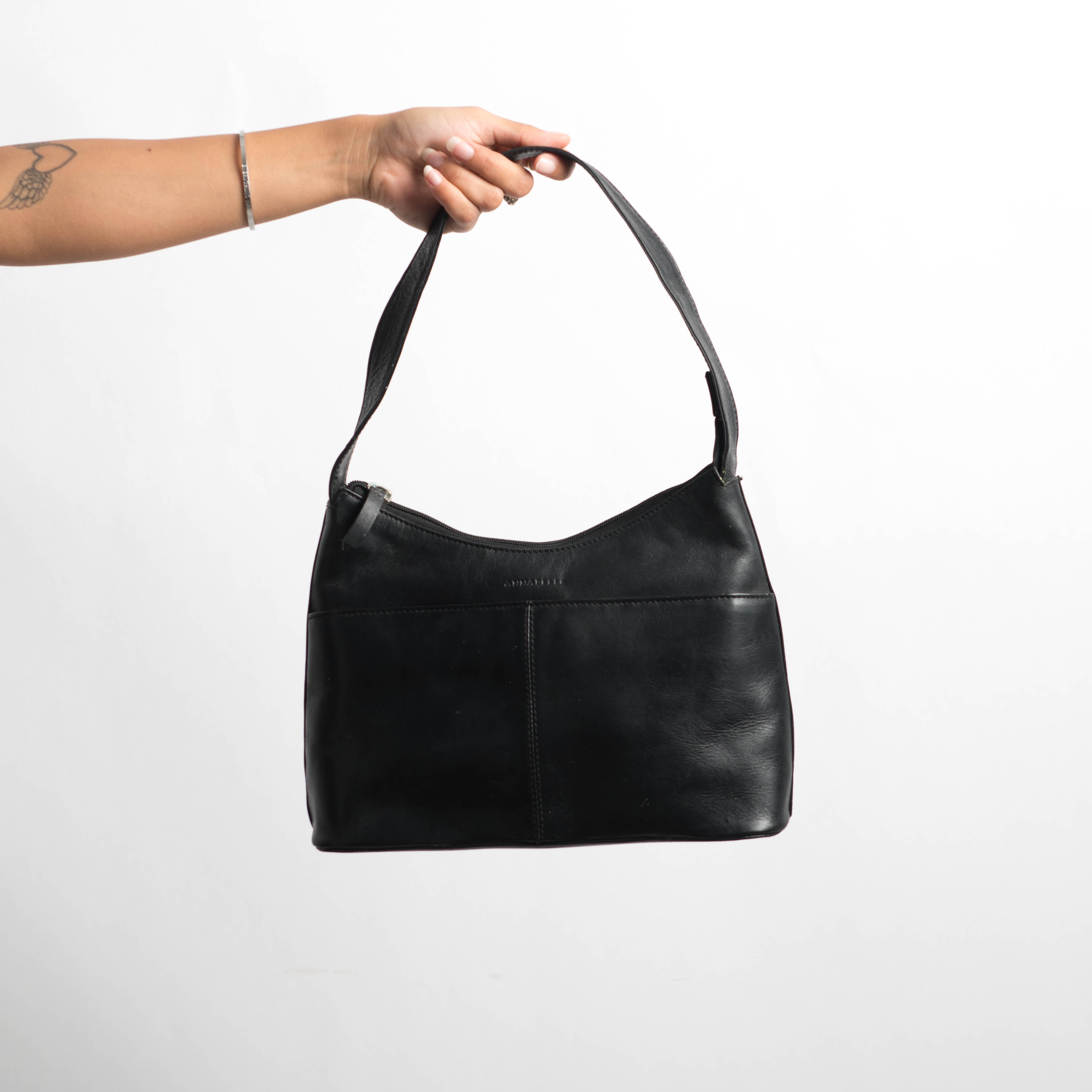 BLACK LEATHER SHOULDER BAG