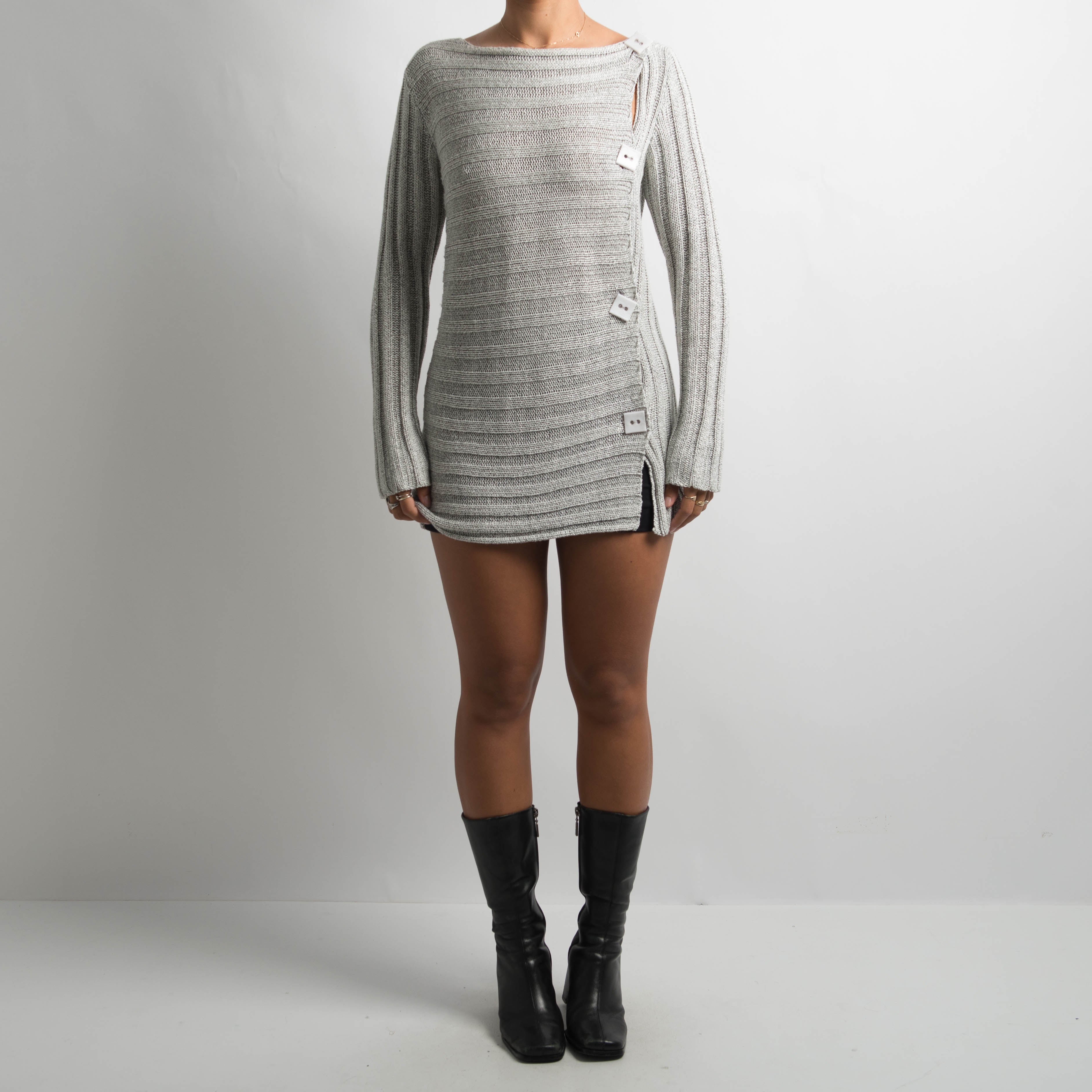 GREY BUTTON KNIT TOP