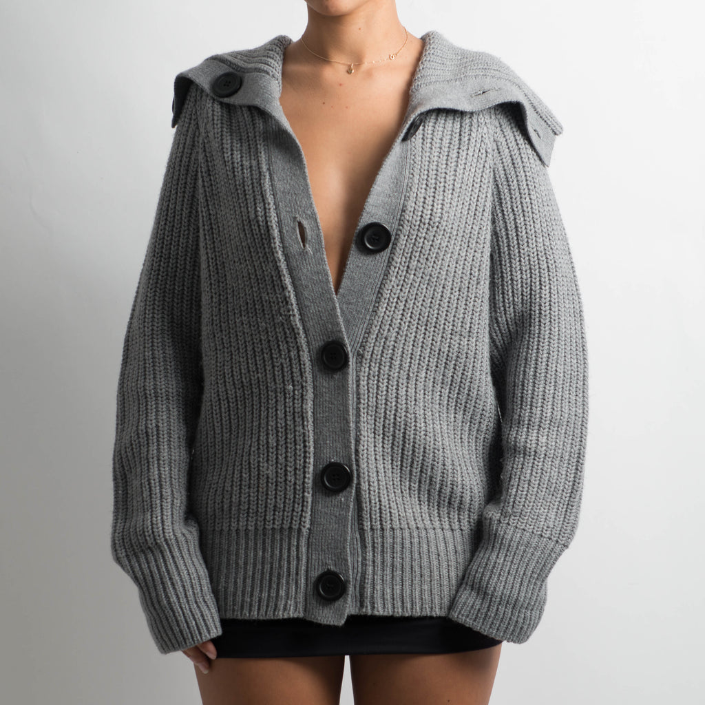 CHUNKY GREY KNIT CARDIGAN