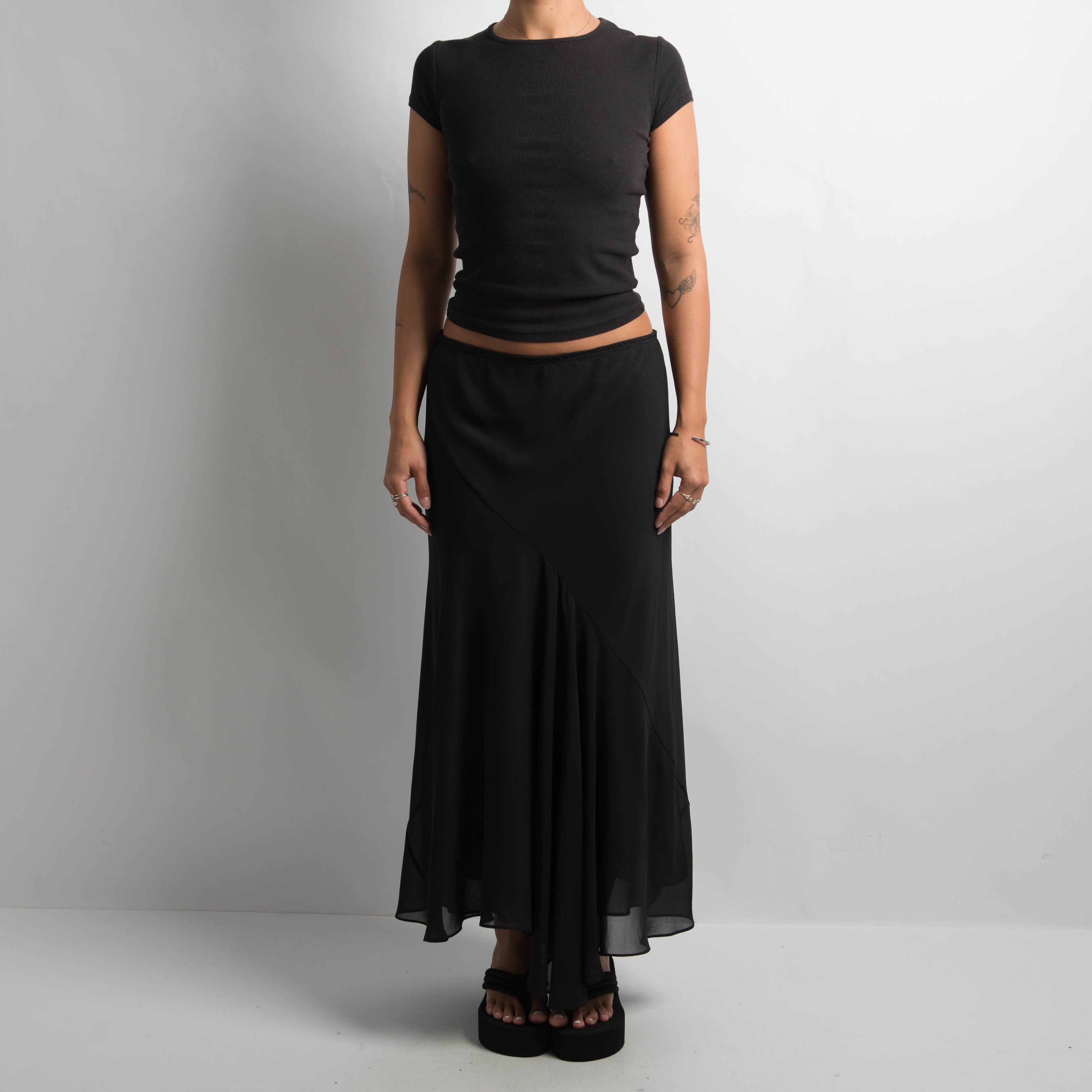 BLACK LONGLINE SKIRT