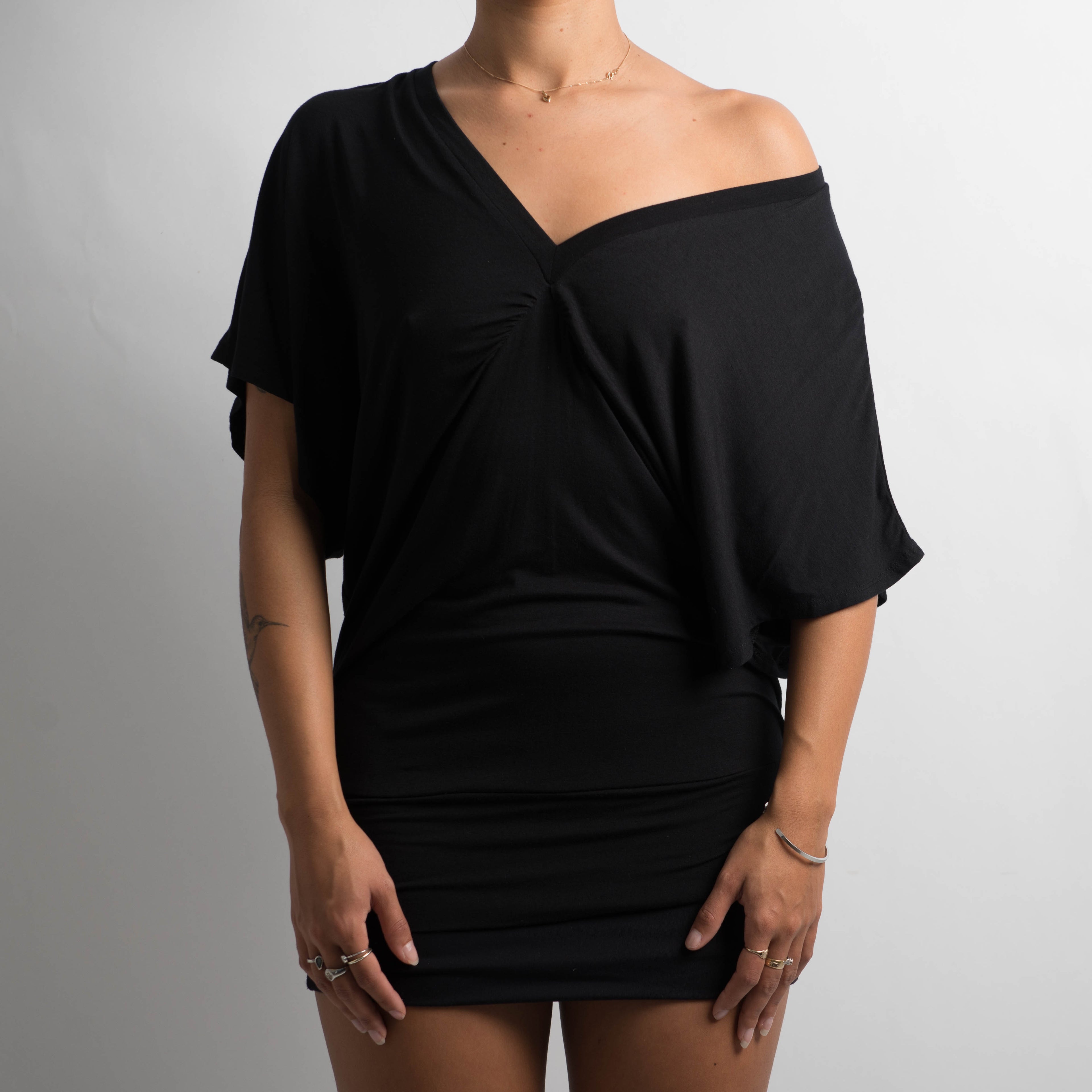 BLACK LOOSE FIT TOP