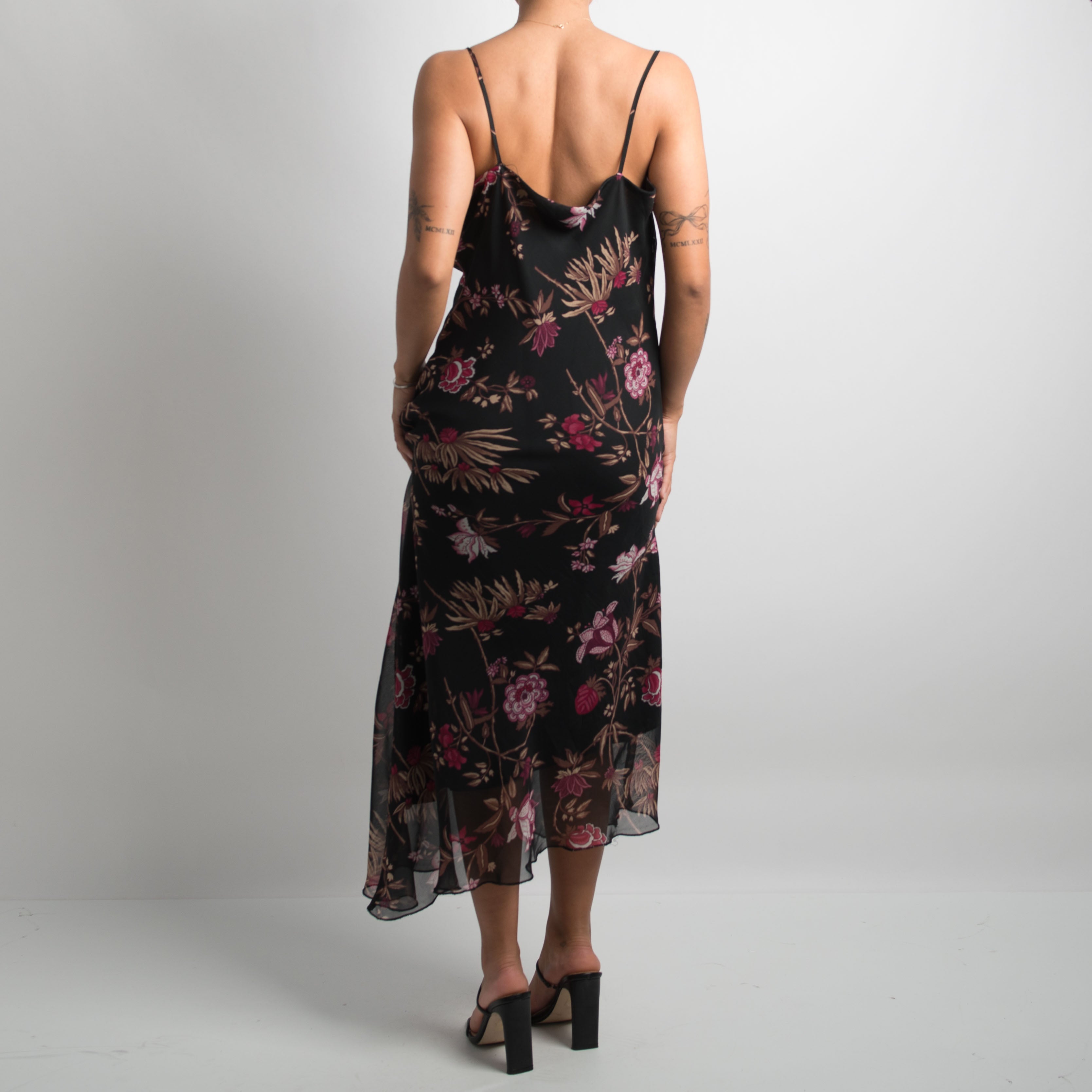 ROBE DE SOIRÉE FLORALE ASYMÉTRIQUE