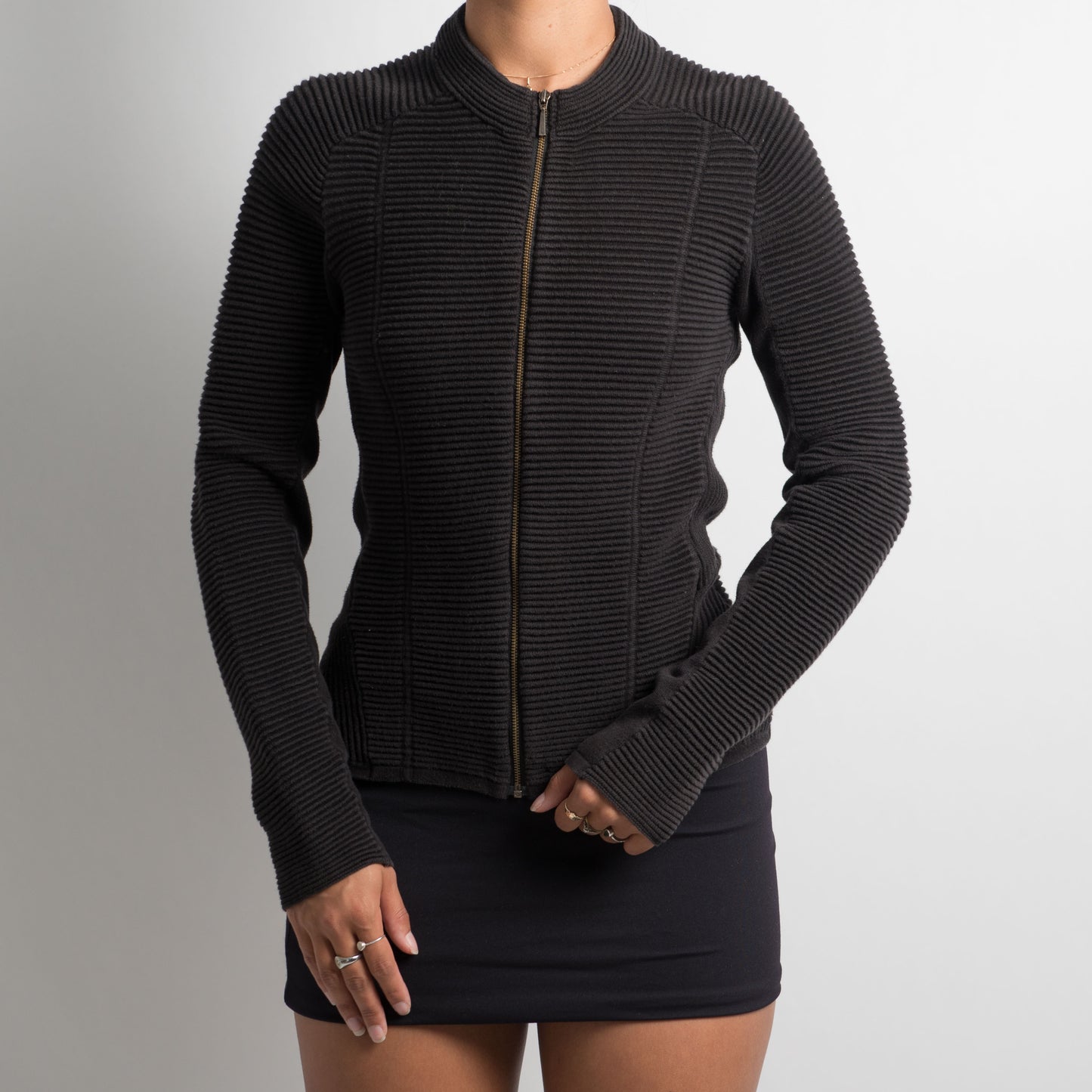 RIBBED ZIP FRONT LONG SLEEVE