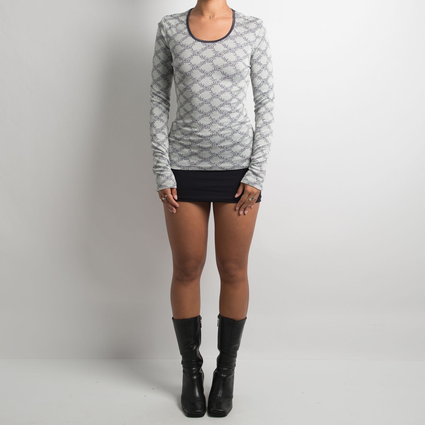 GREY SLINKY FLORAL LONG SLEEVE