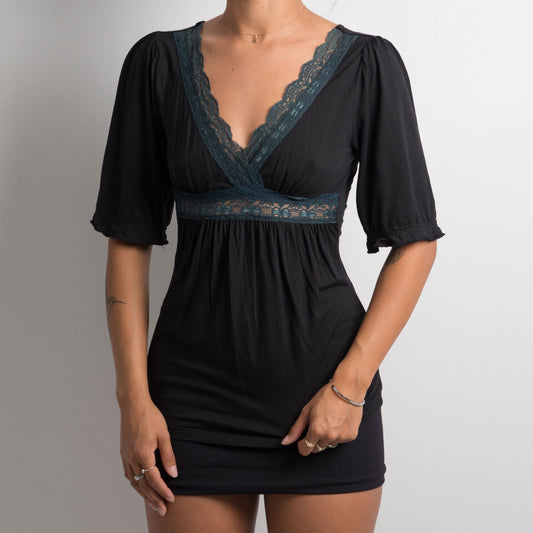 BLACK BABYDOLL TOP