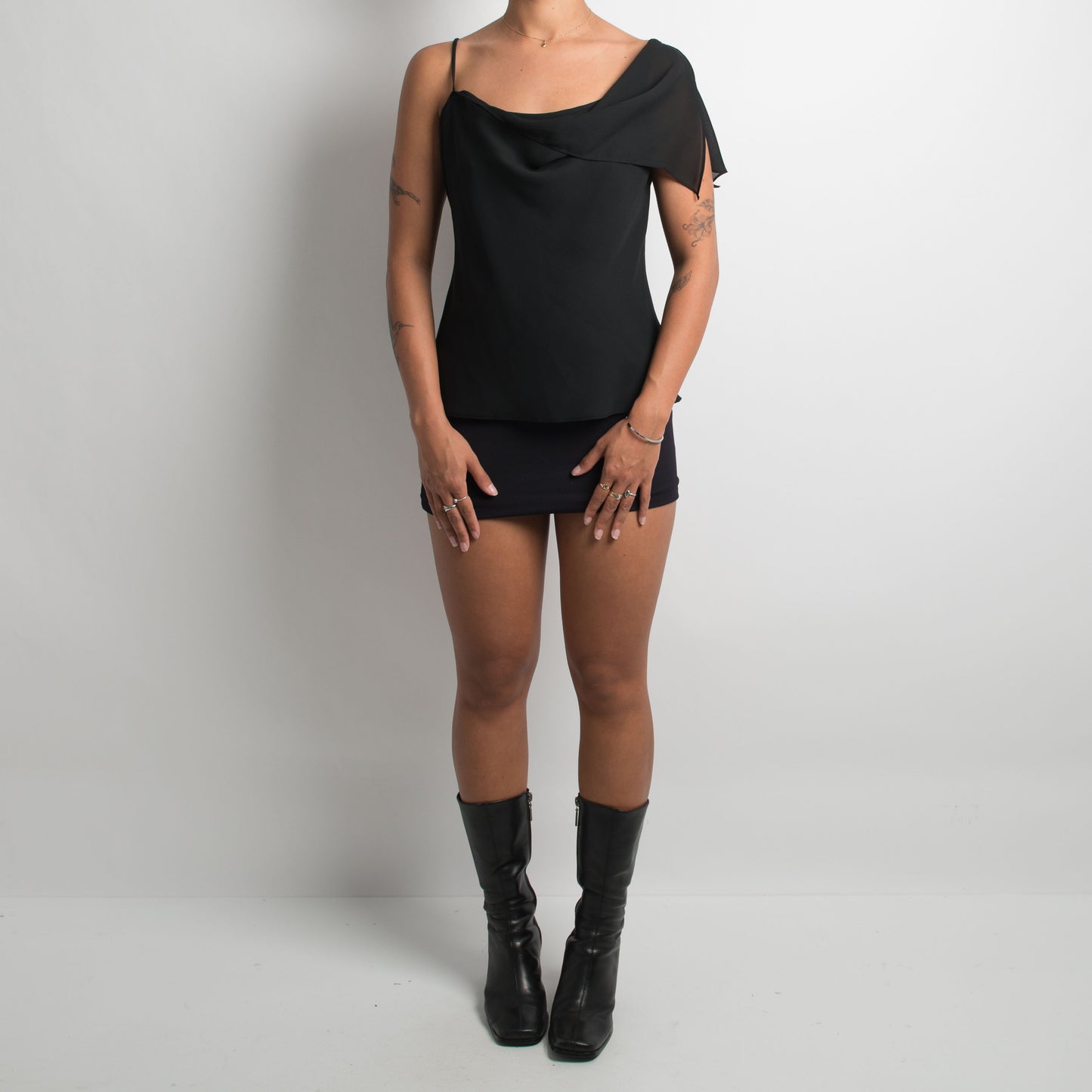 BLACK ASYMMETRIC TOP