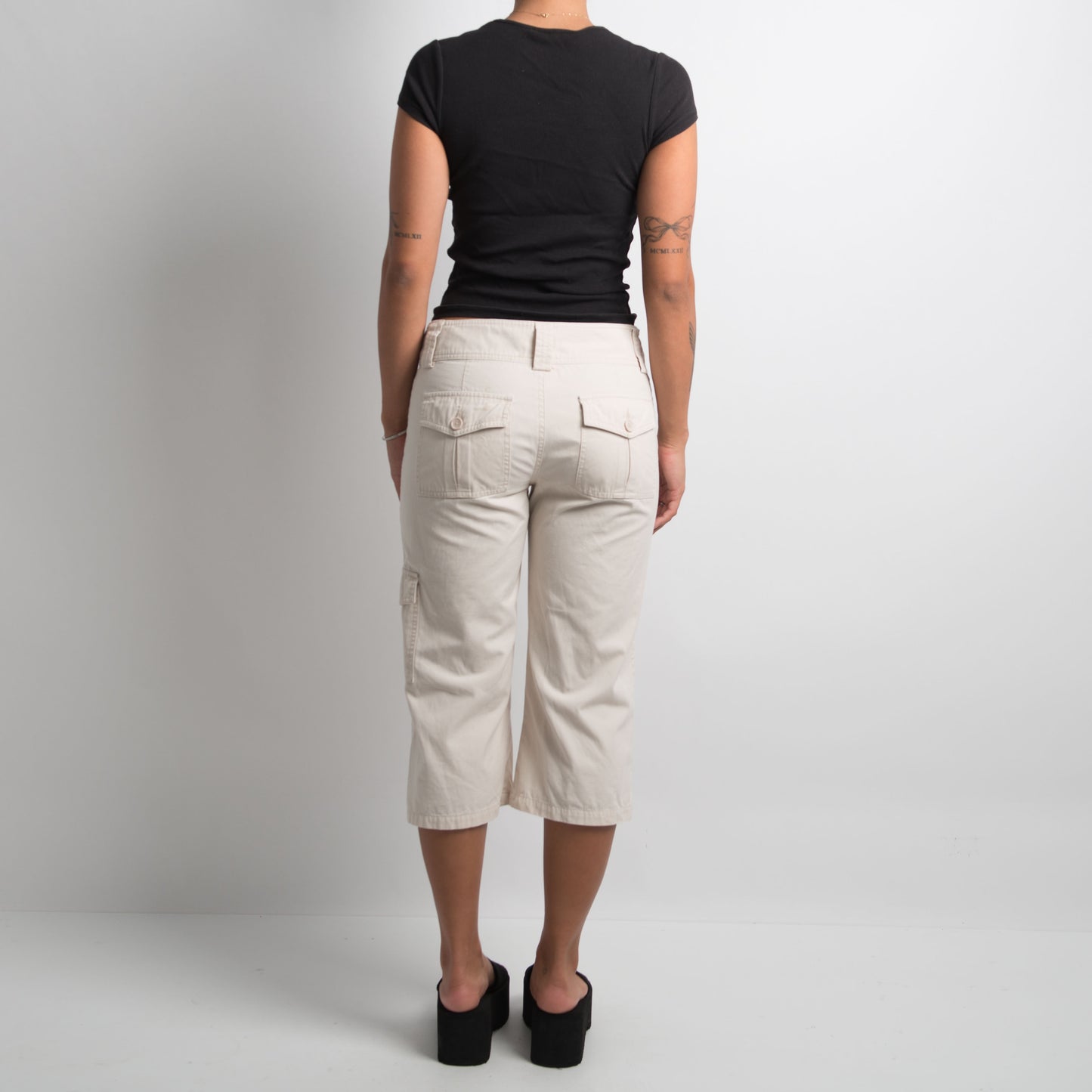 CREAM CAPRI CARGO PANTS