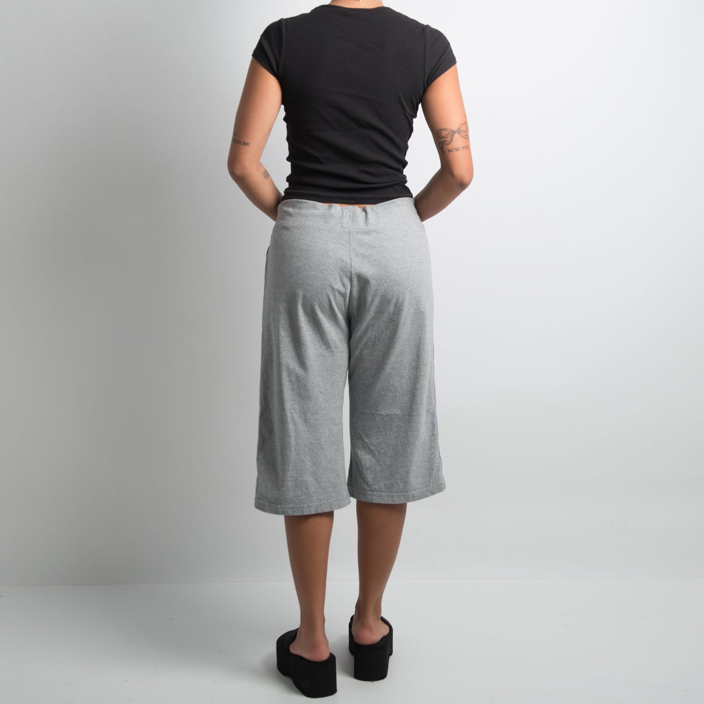 GREY CROPPED LOUNGE PANTS