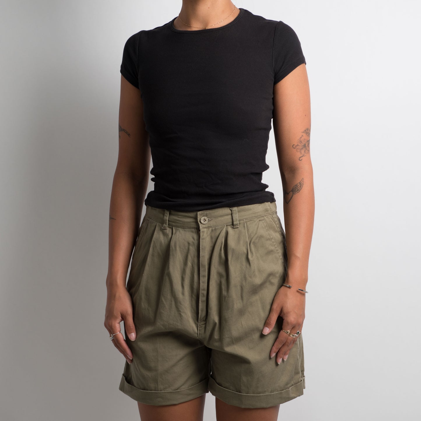 KHAKI HIGH RISE SHORTS