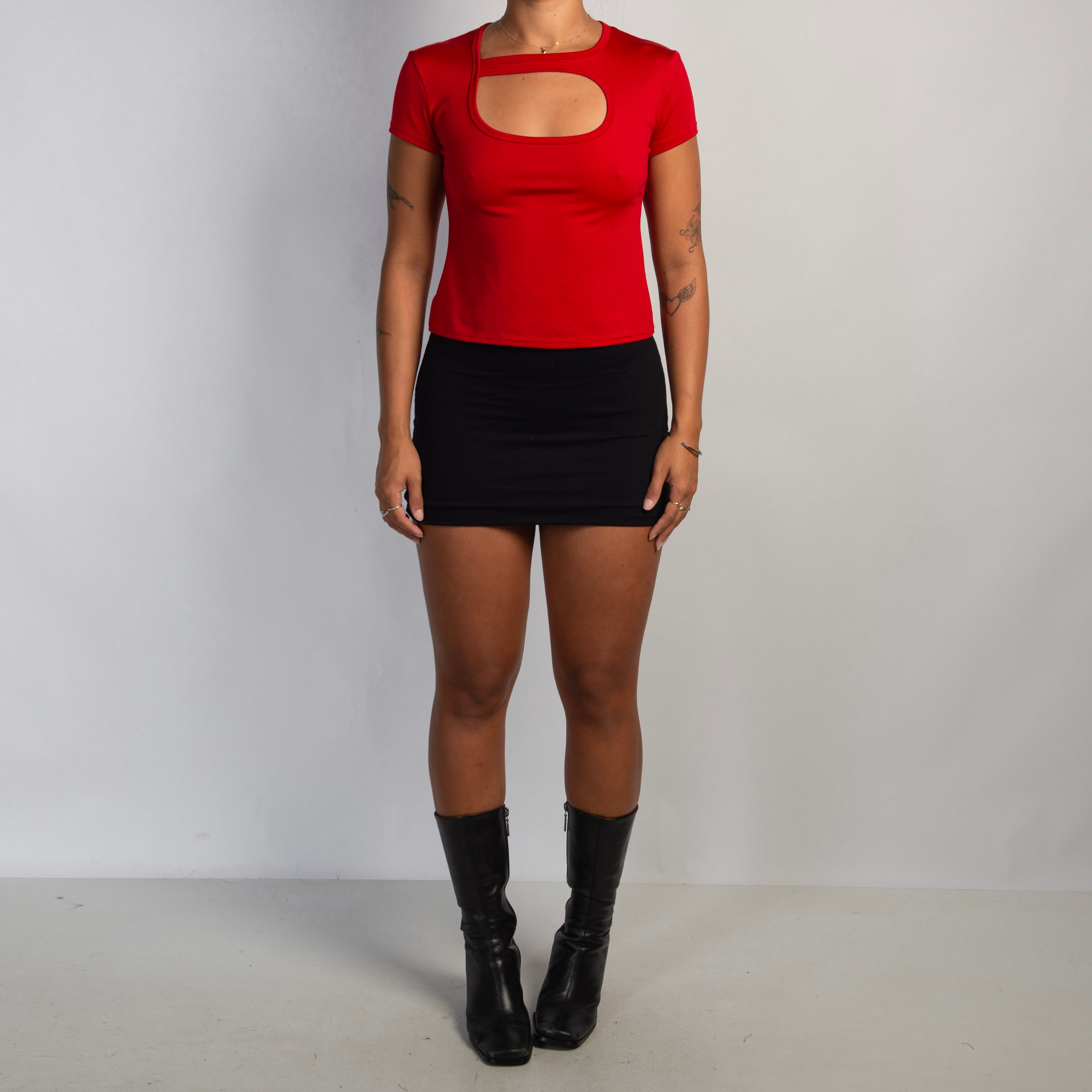 RED CUT OUT CROP TEE