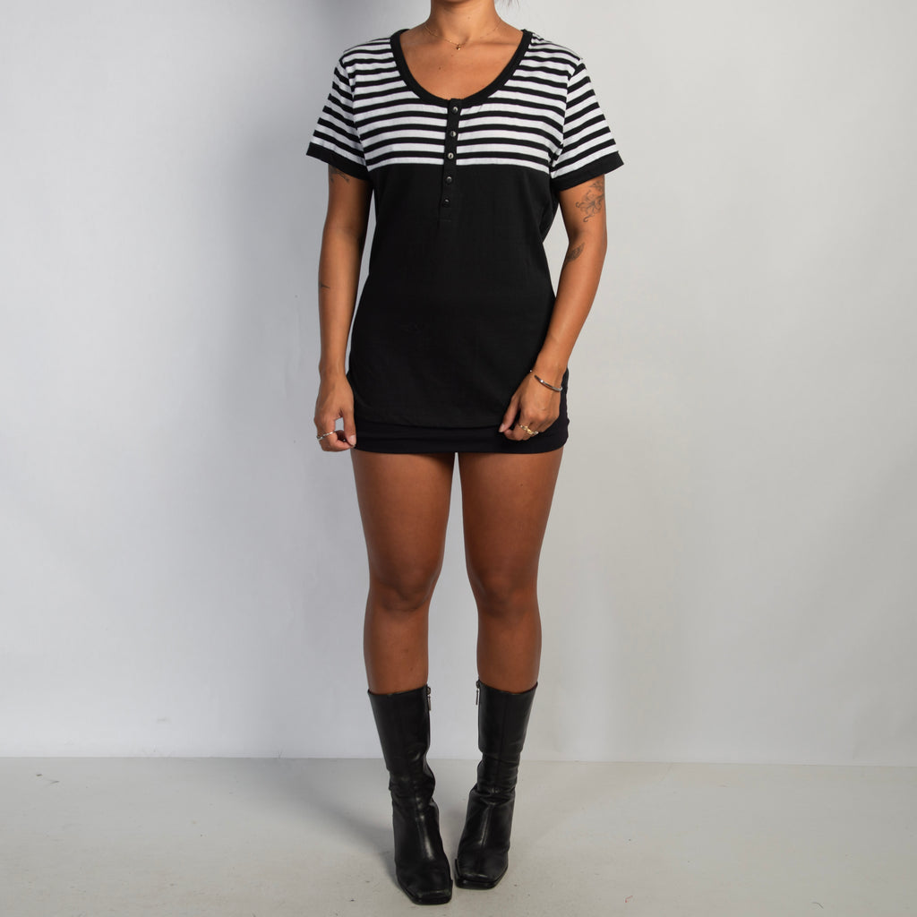 B&W STRIPE HENLEY TSHIRT