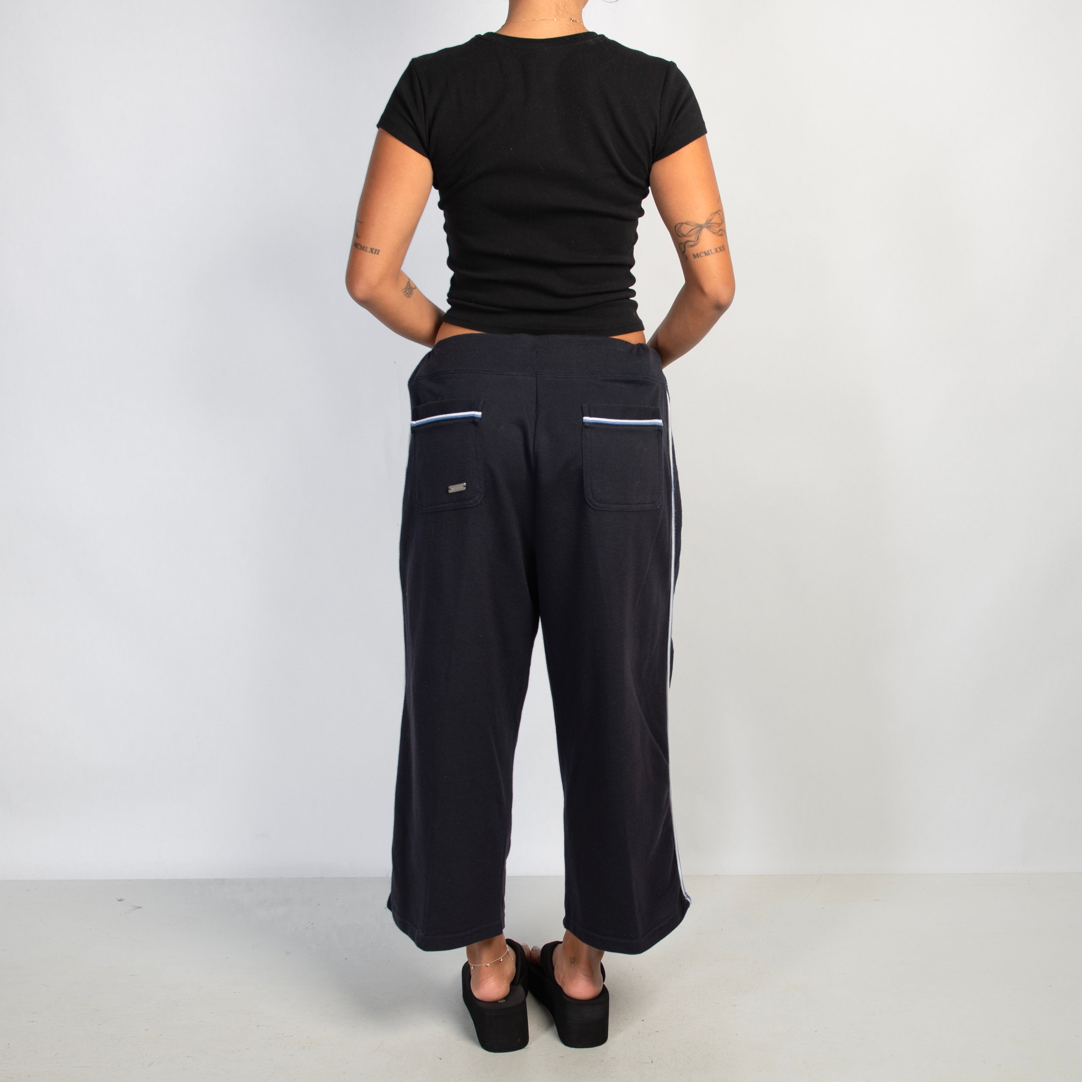 BLACK CROP LOUNGE PANTS