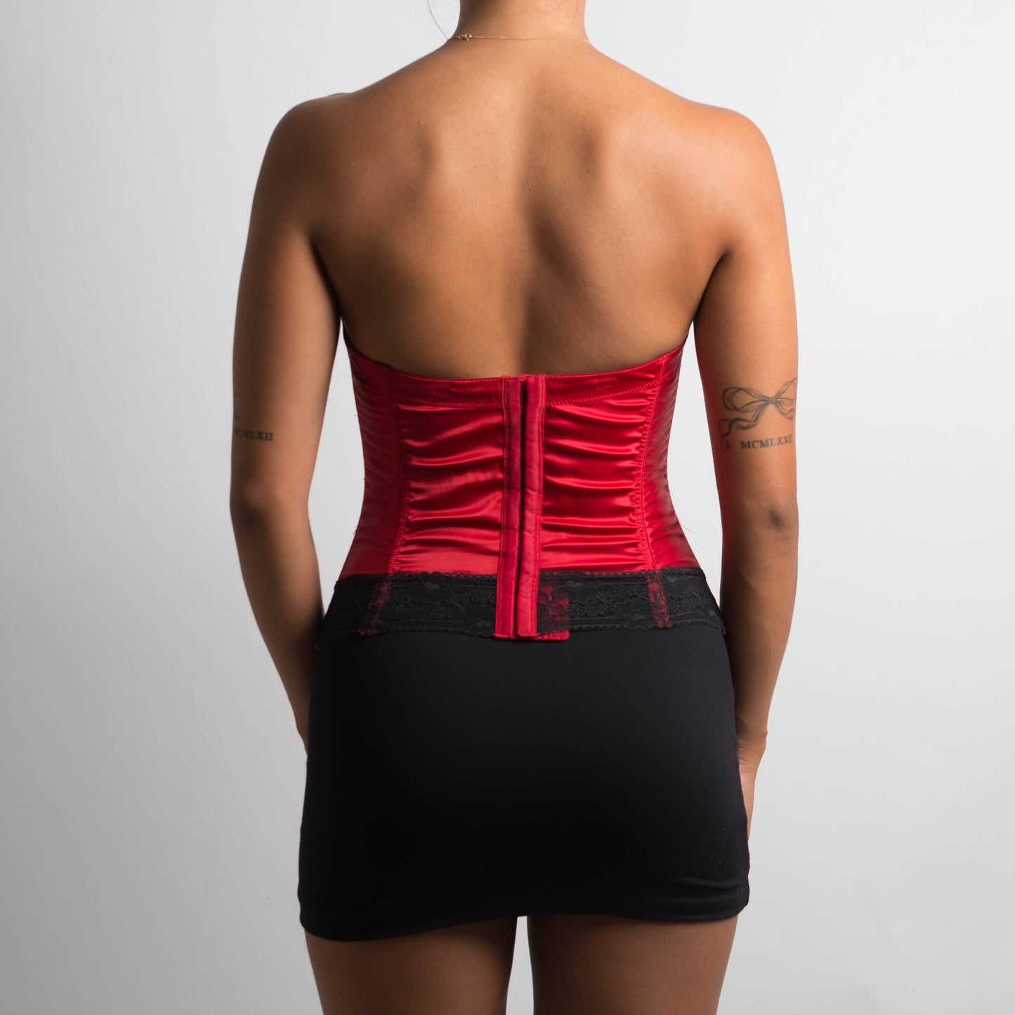 STRAPLESS RED SATIN CORSET