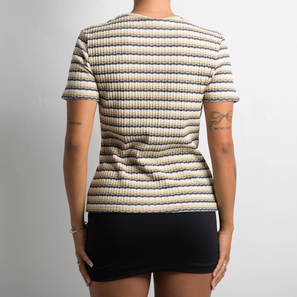 TEXTURED STRIPE TOP