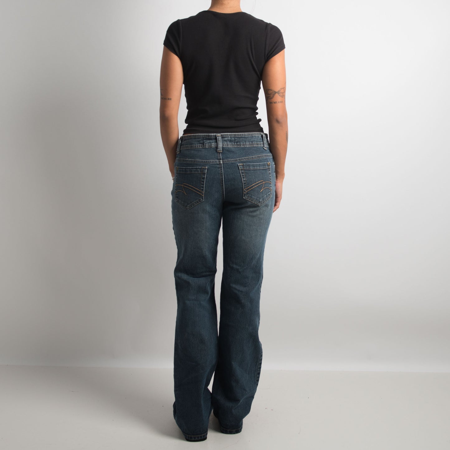 DARK WASH BOOTCUT JEANS