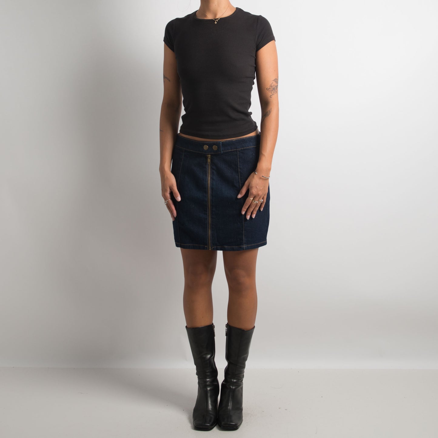 DARK WASH DENIM SKIRT