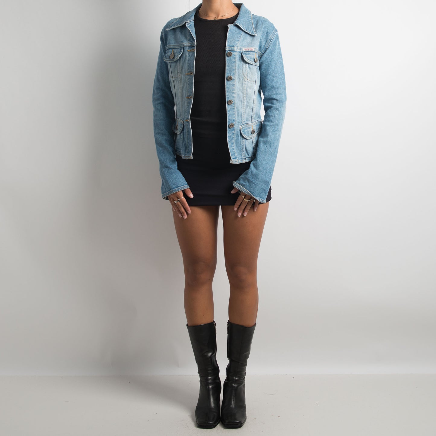 LIGHT WASH DENIM JACKET