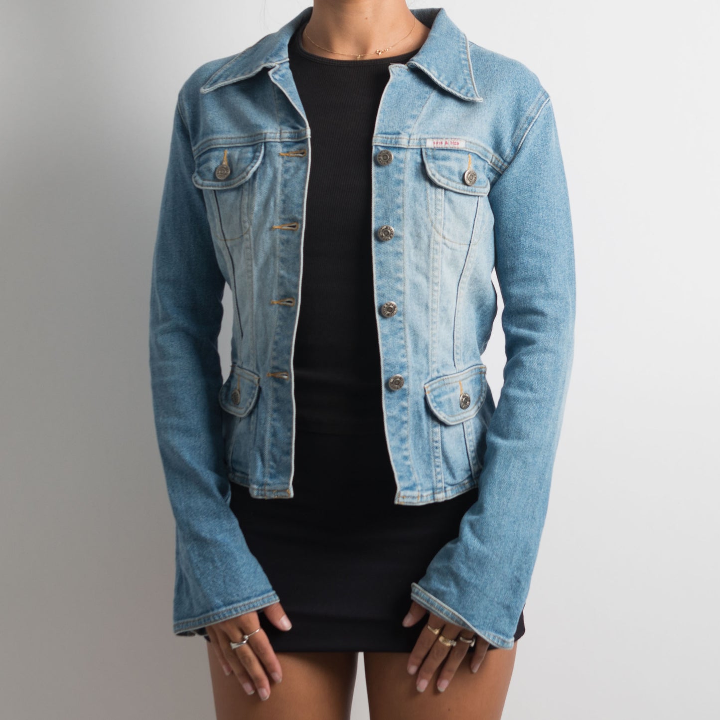 LIGHT WASH DENIM JACKET