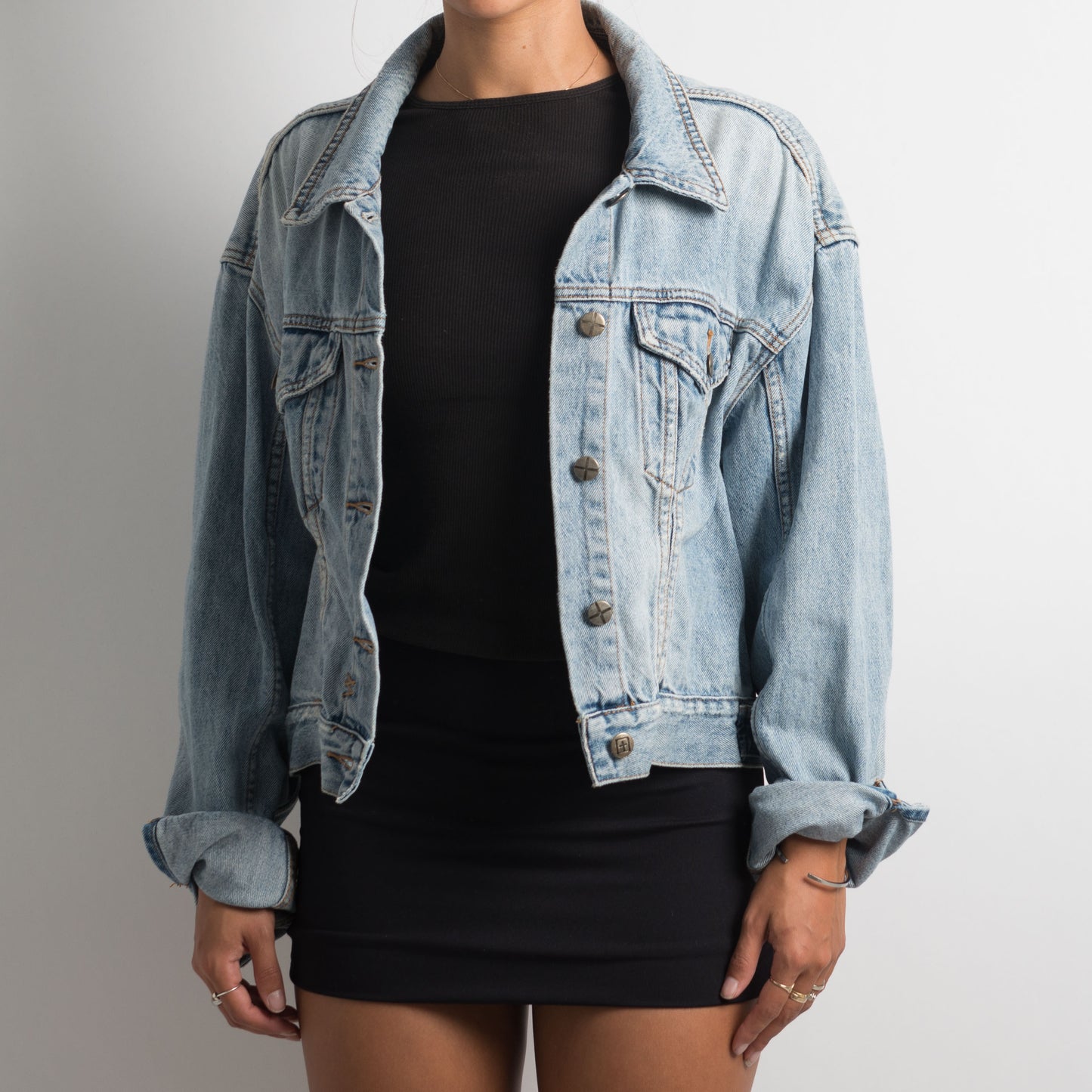 VESTE COURTE EN JEAN OVERSIZE