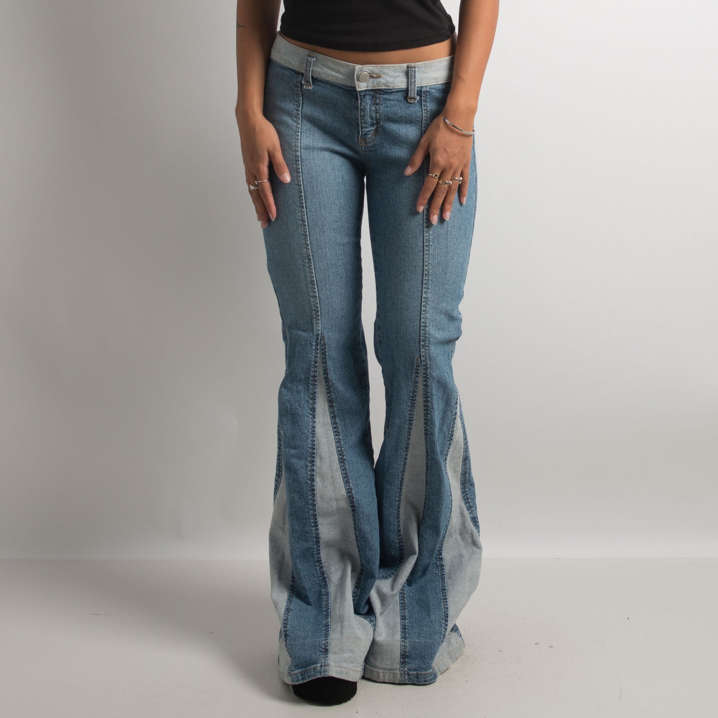 FLARED PANEL JEANS