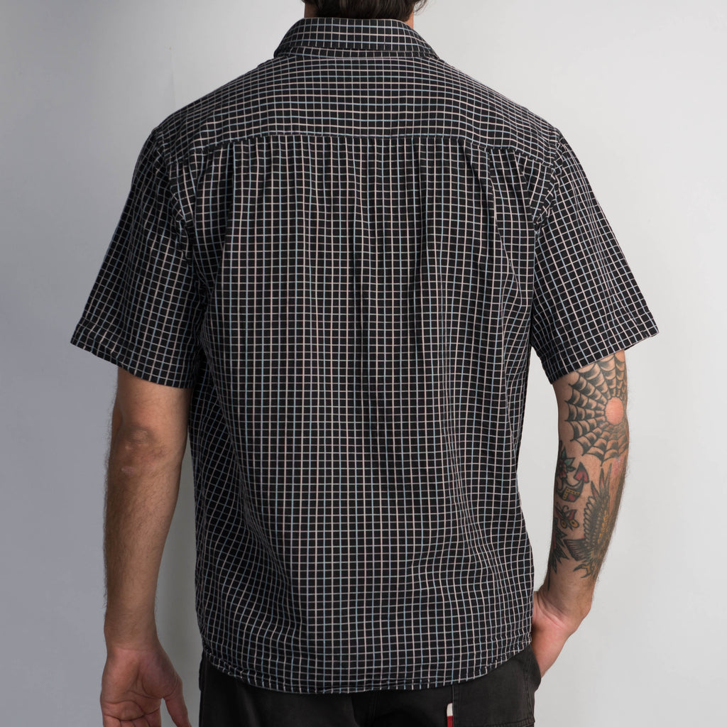 BLACK CHECK BUTTON UP