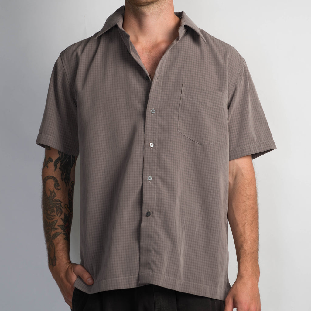 GREY CHECK BUTTON UP