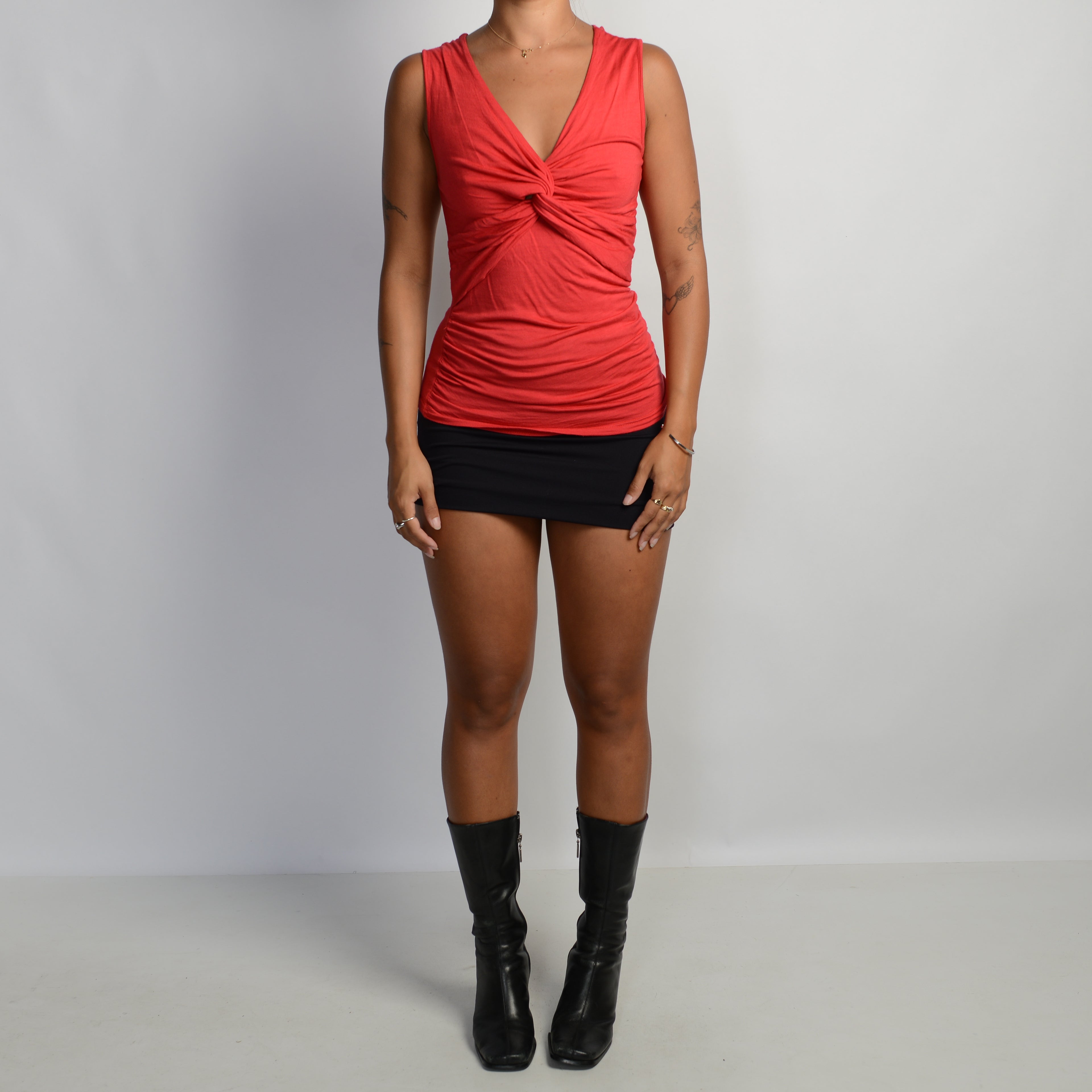 RED TWIST FRONT TOP