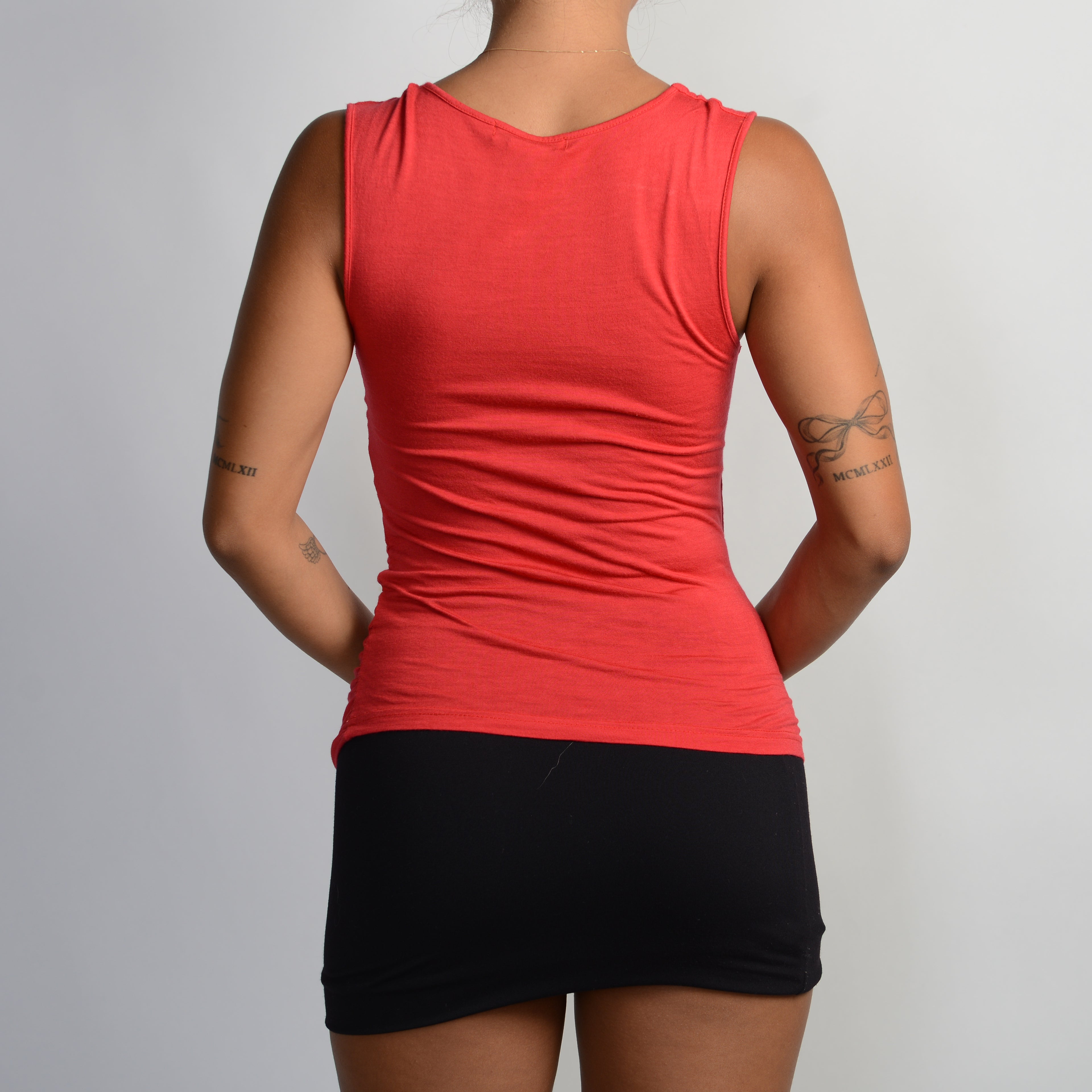 RED TWIST FRONT TOP