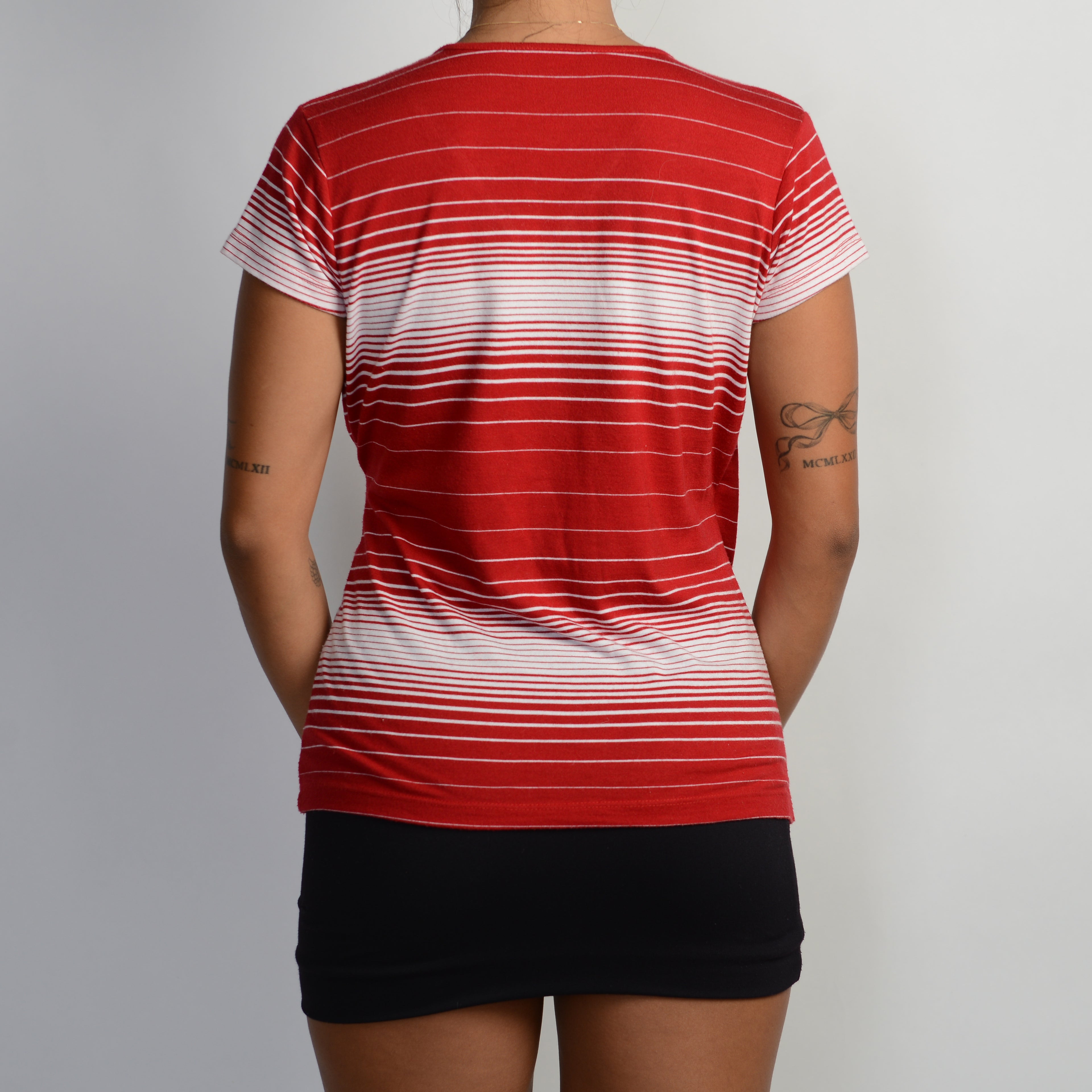 RED STRIPE TOP