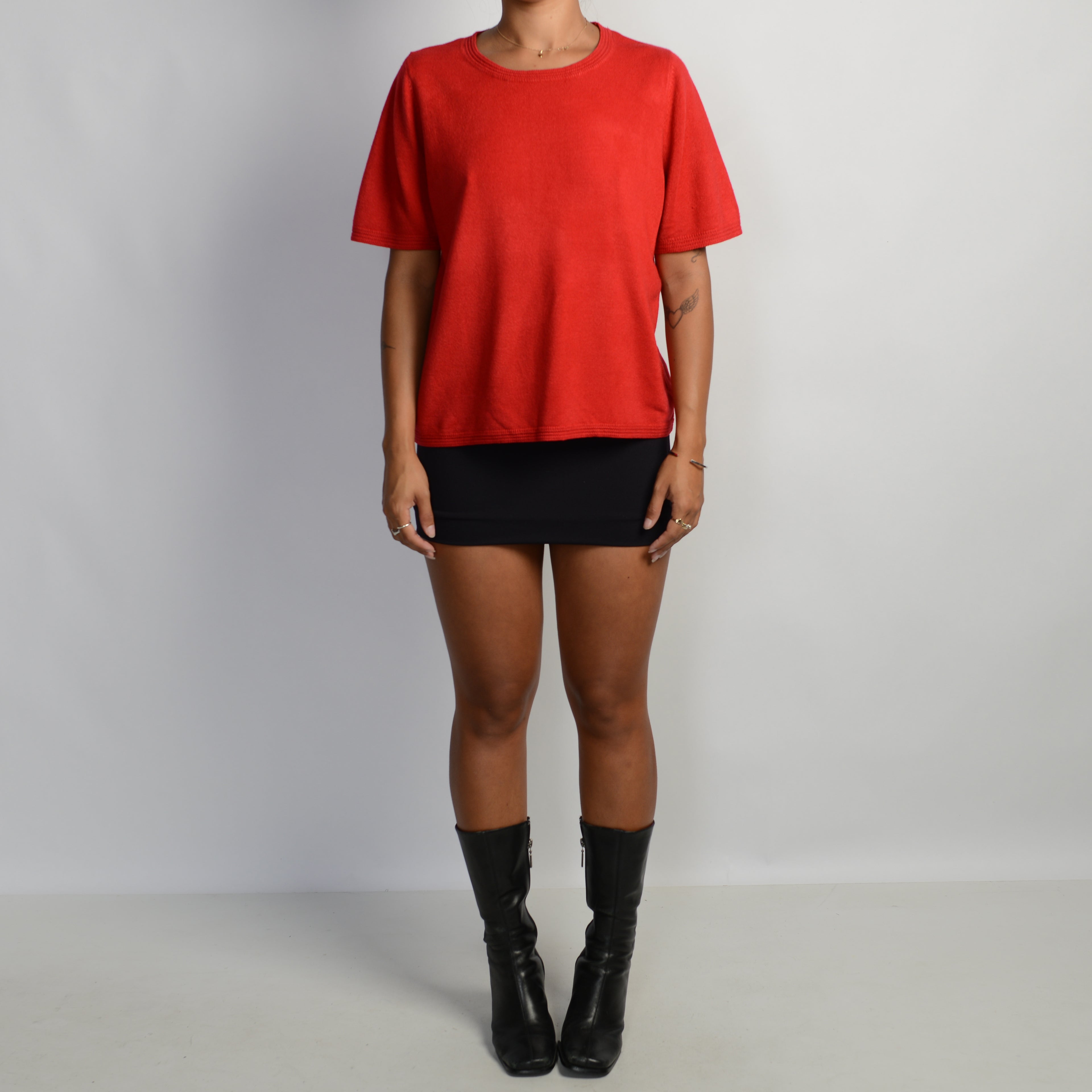 RED KNIT TSHIRT
