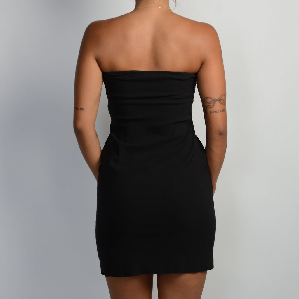 BLACK STRAPLESS DRESS