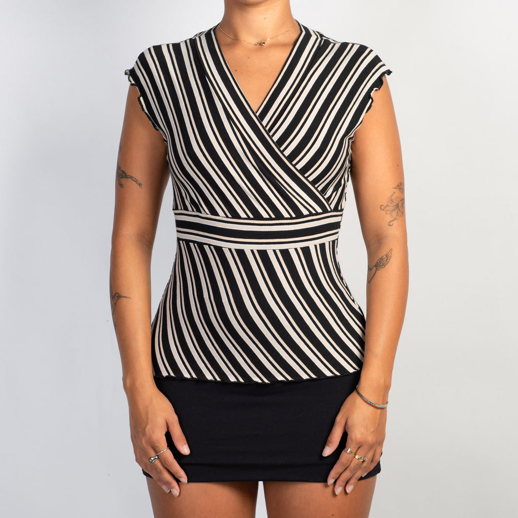 STRIPE STRETCH TOP