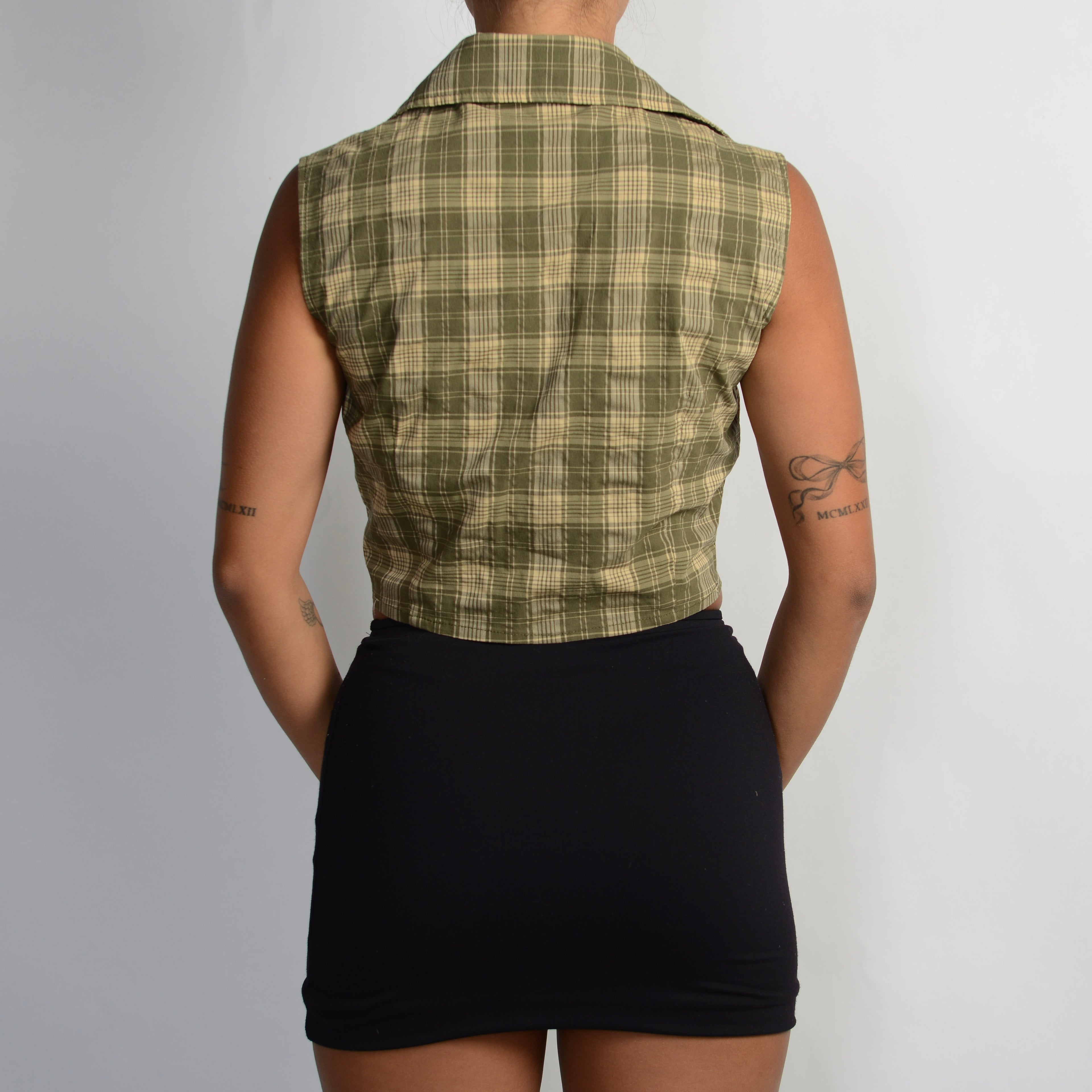 GREEN CHECK TIE BLOUSE
