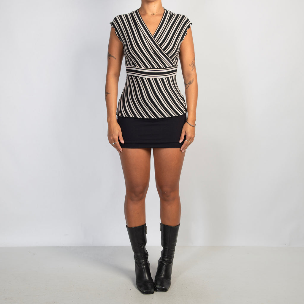 STRIPE STRETCH TOP