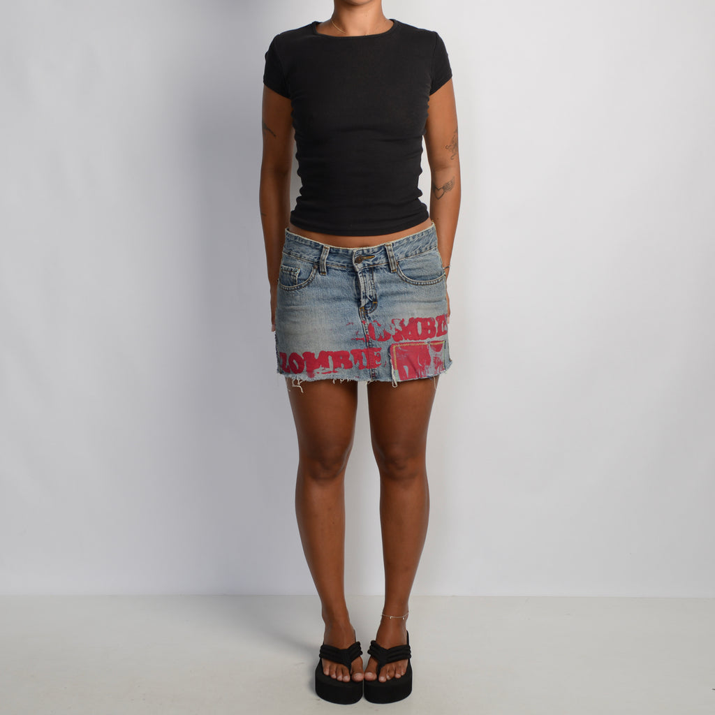 GRAPHIC DENIM MINI SKIRT