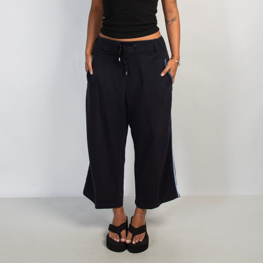 BLACK CROP LOUNGE PANTS